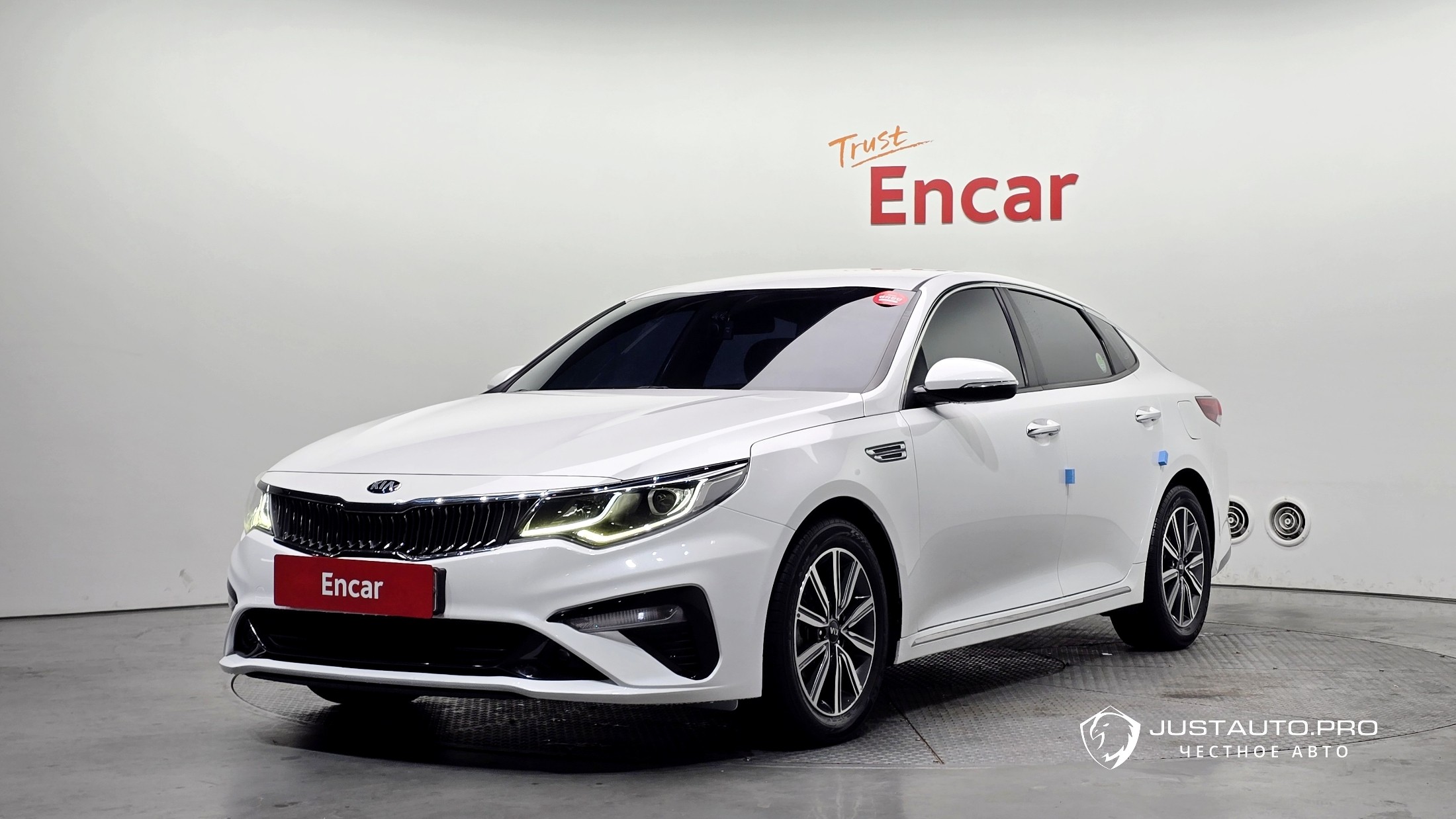 Автомобиль Kia K5