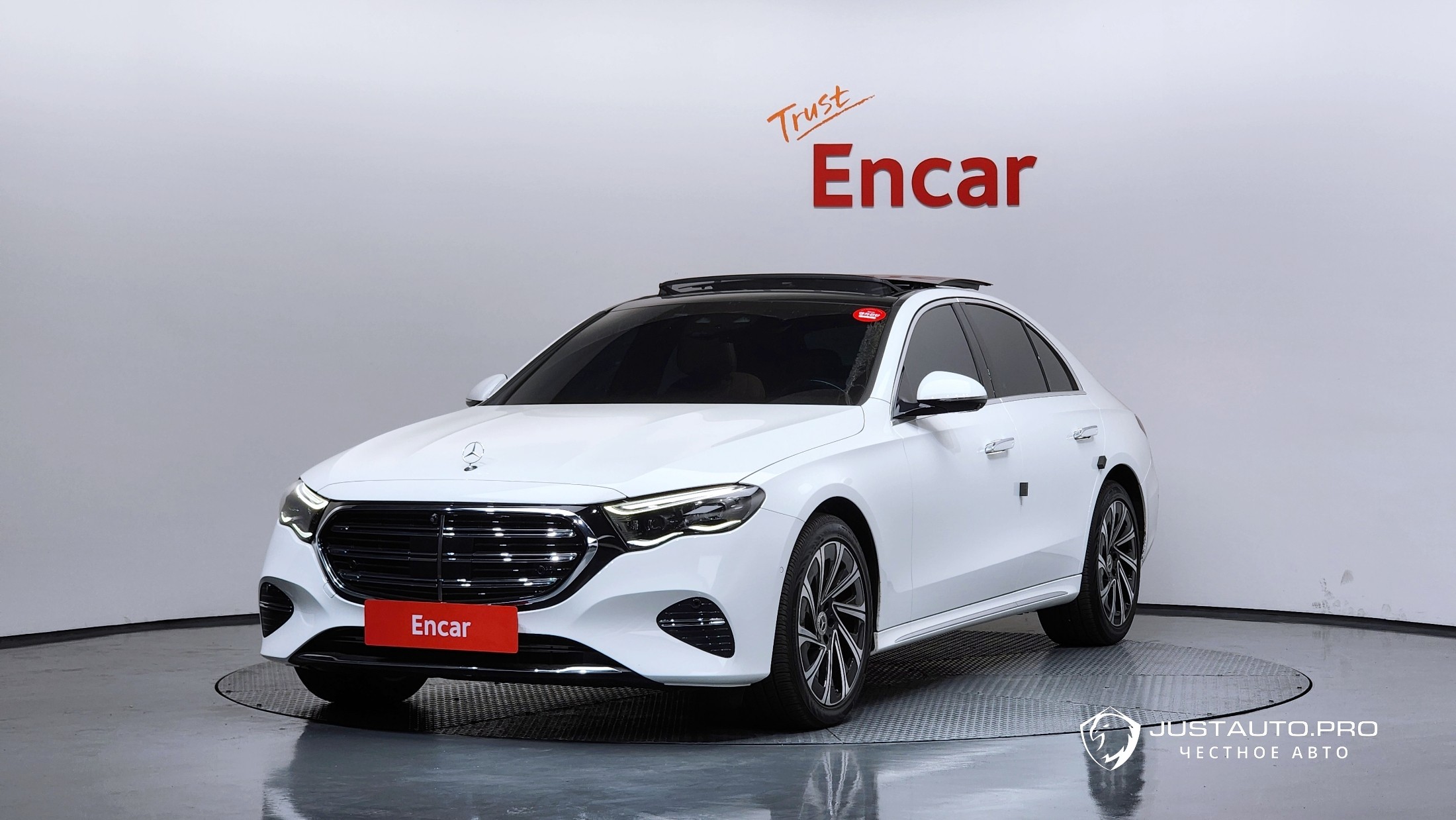 Автомобиль Mercedes-Benz E-Class