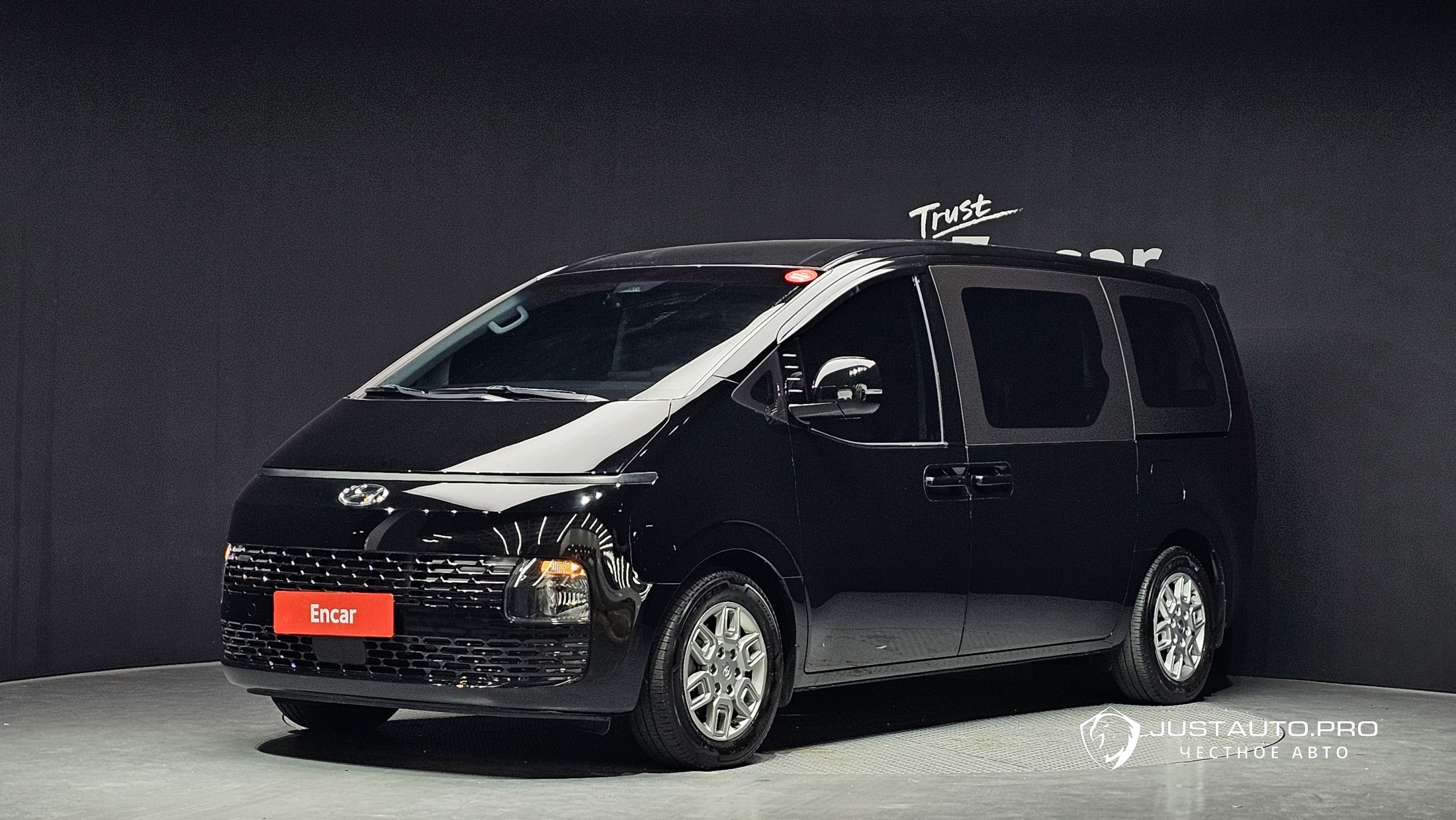 Автомобиль Hyundai Staria