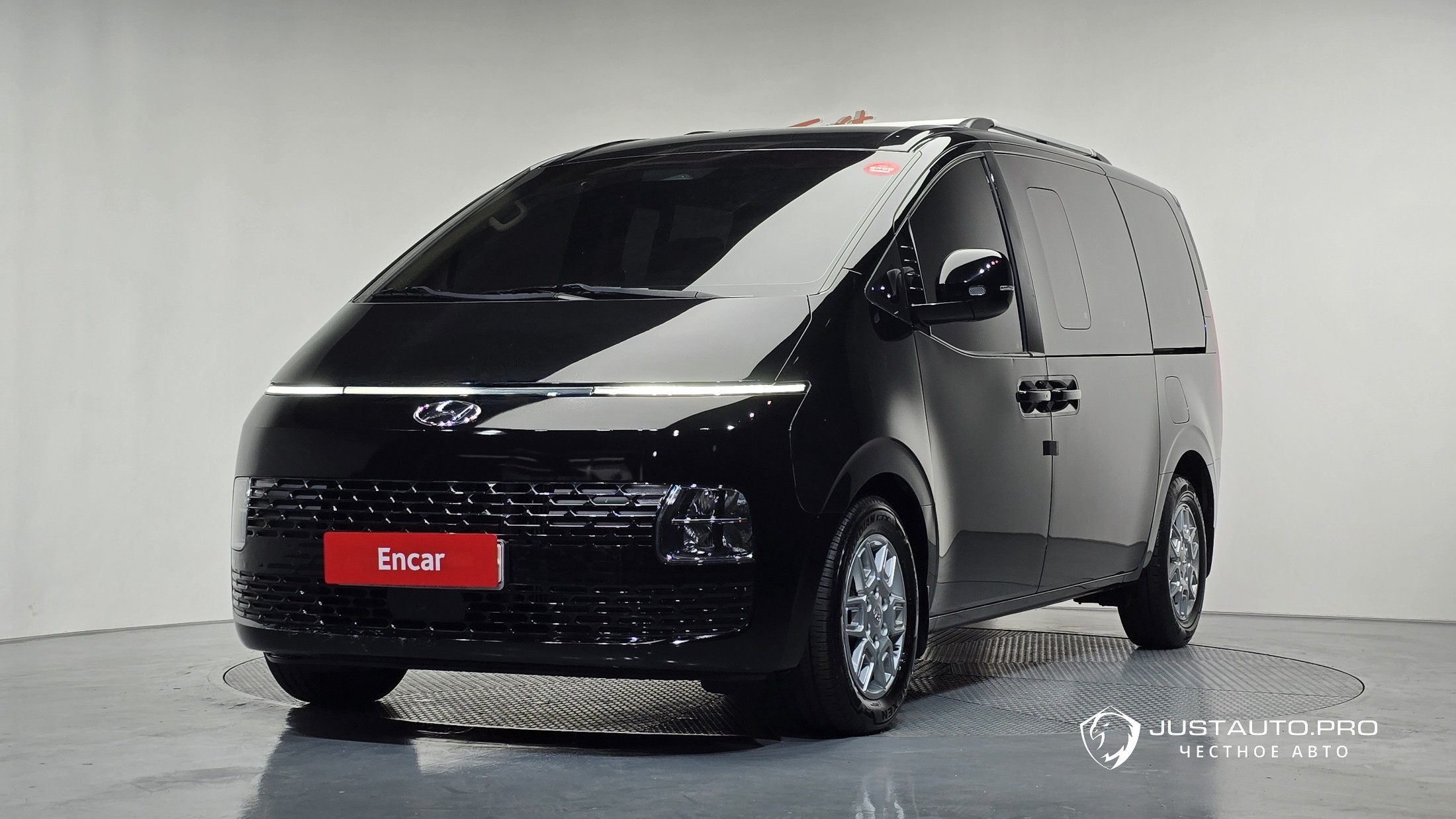 Автомобиль Hyundai Staria