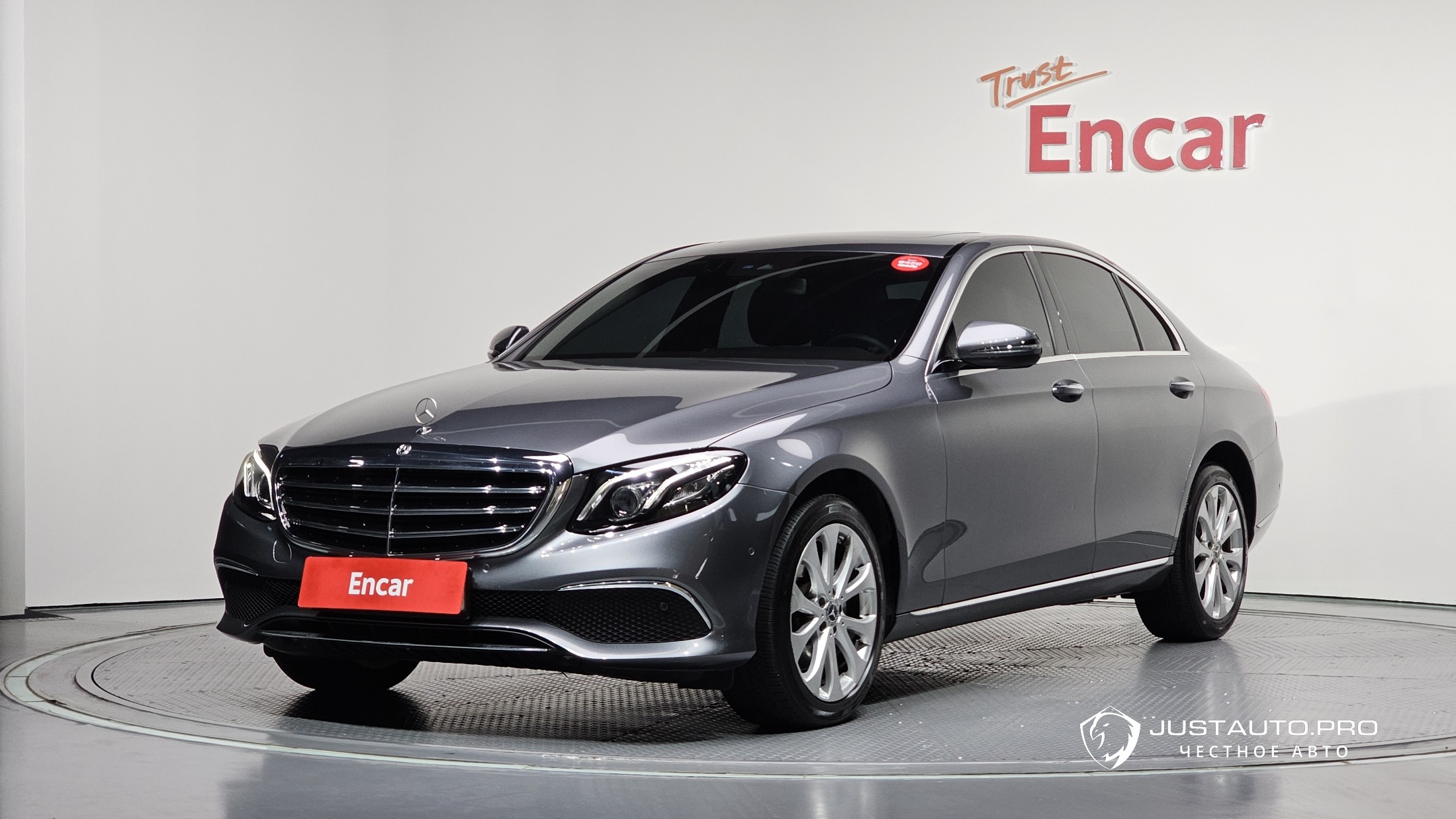Автомобиль Mercedes-Benz E-Class