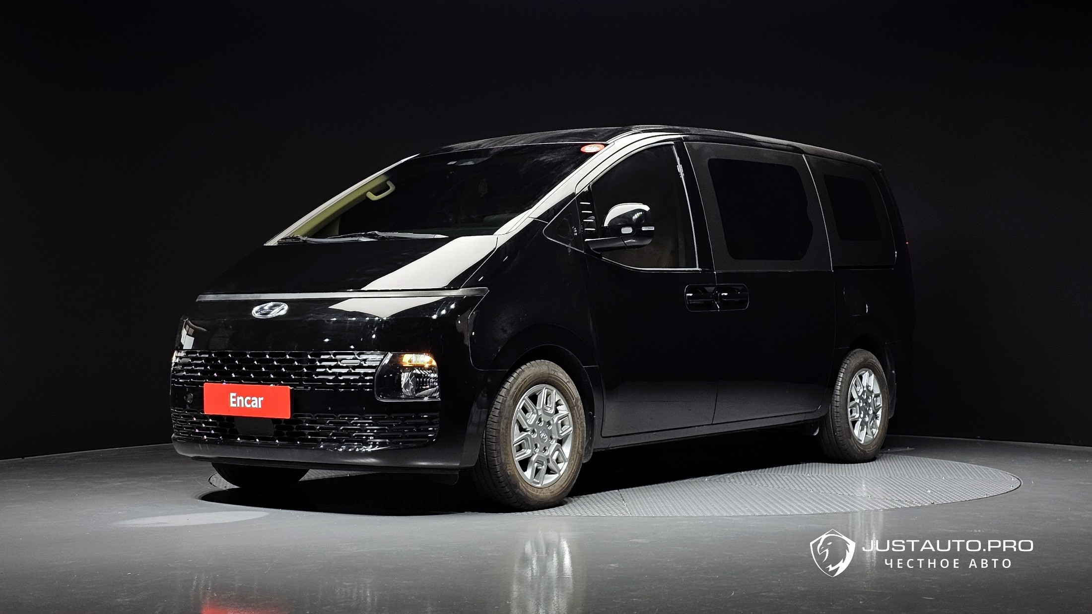Автомобиль Hyundai Staria
