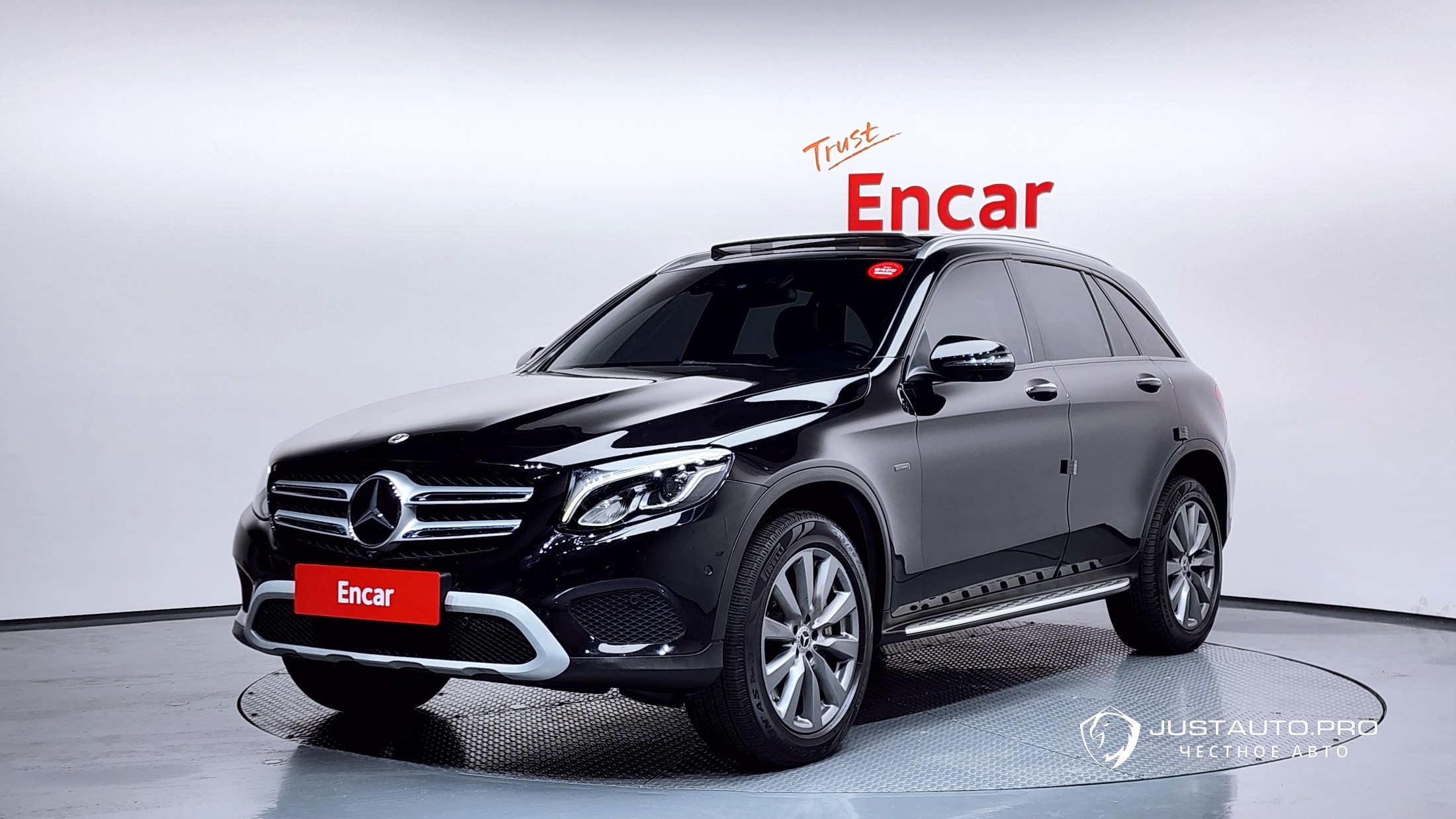 Автомобиль Mercedes-Benz GLC-Class