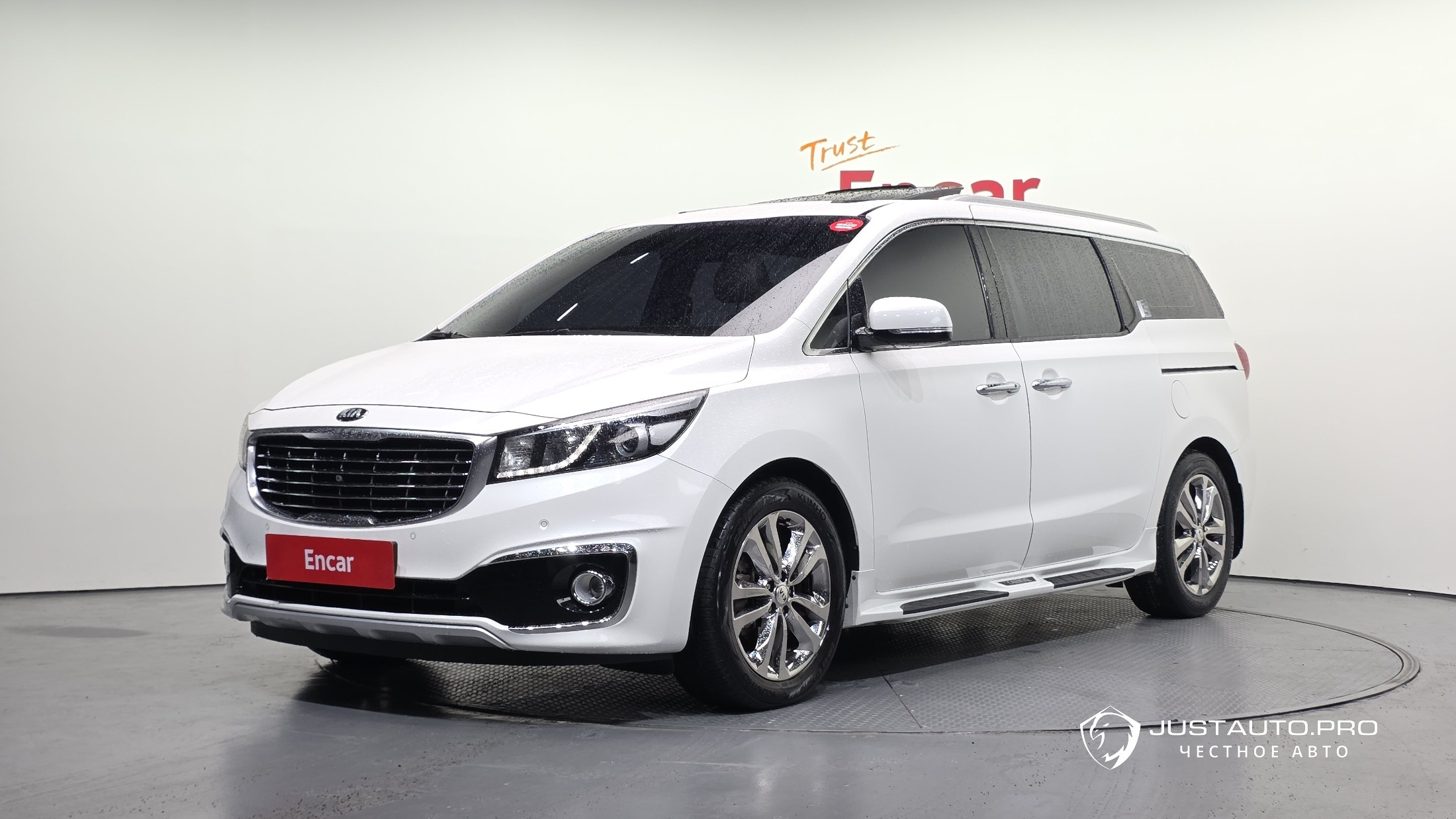 Автомобиль Kia Canival
