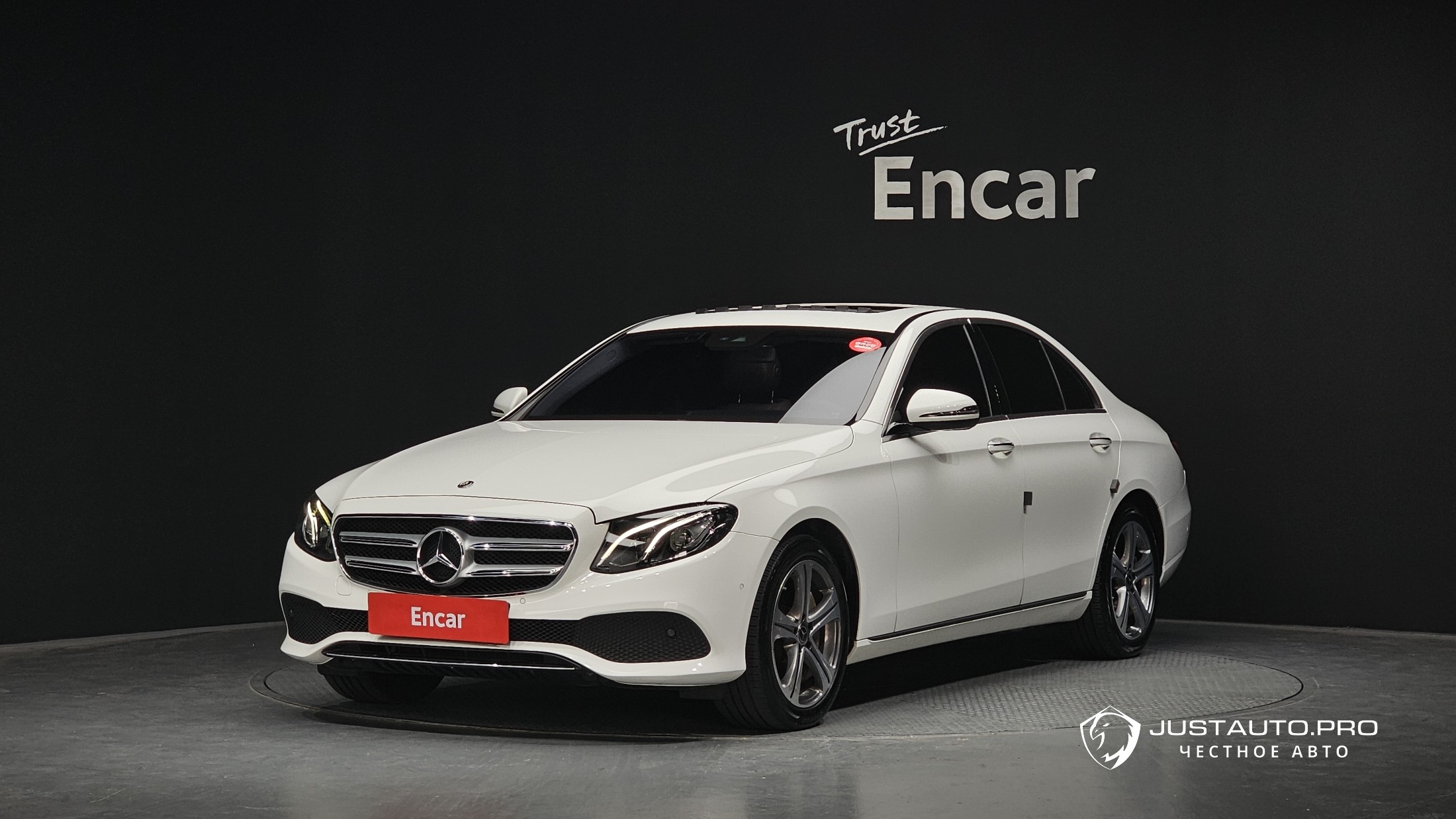 Автомобиль Mercedes-Benz E-Class