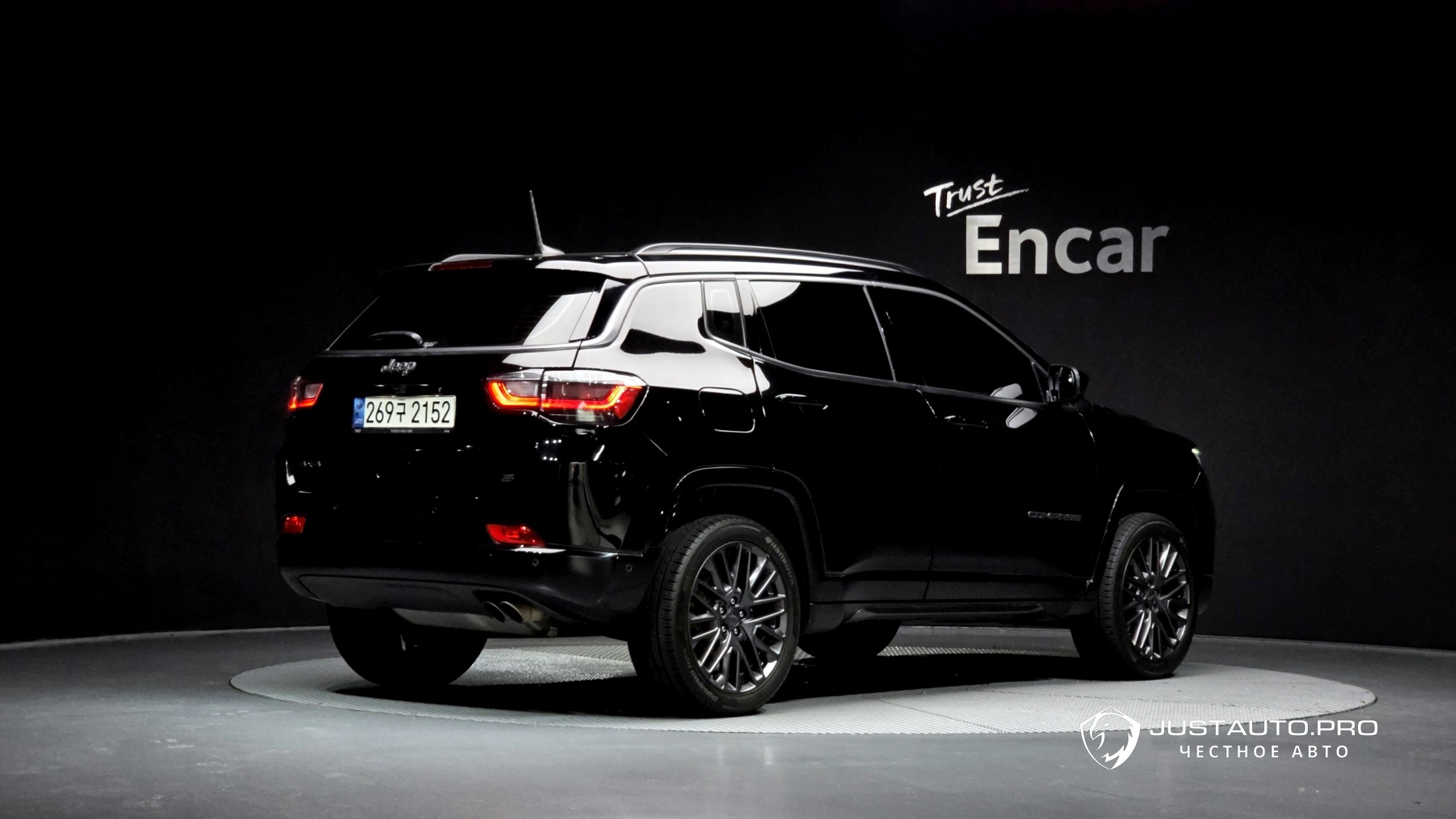 Автомобиль Jeep Compass