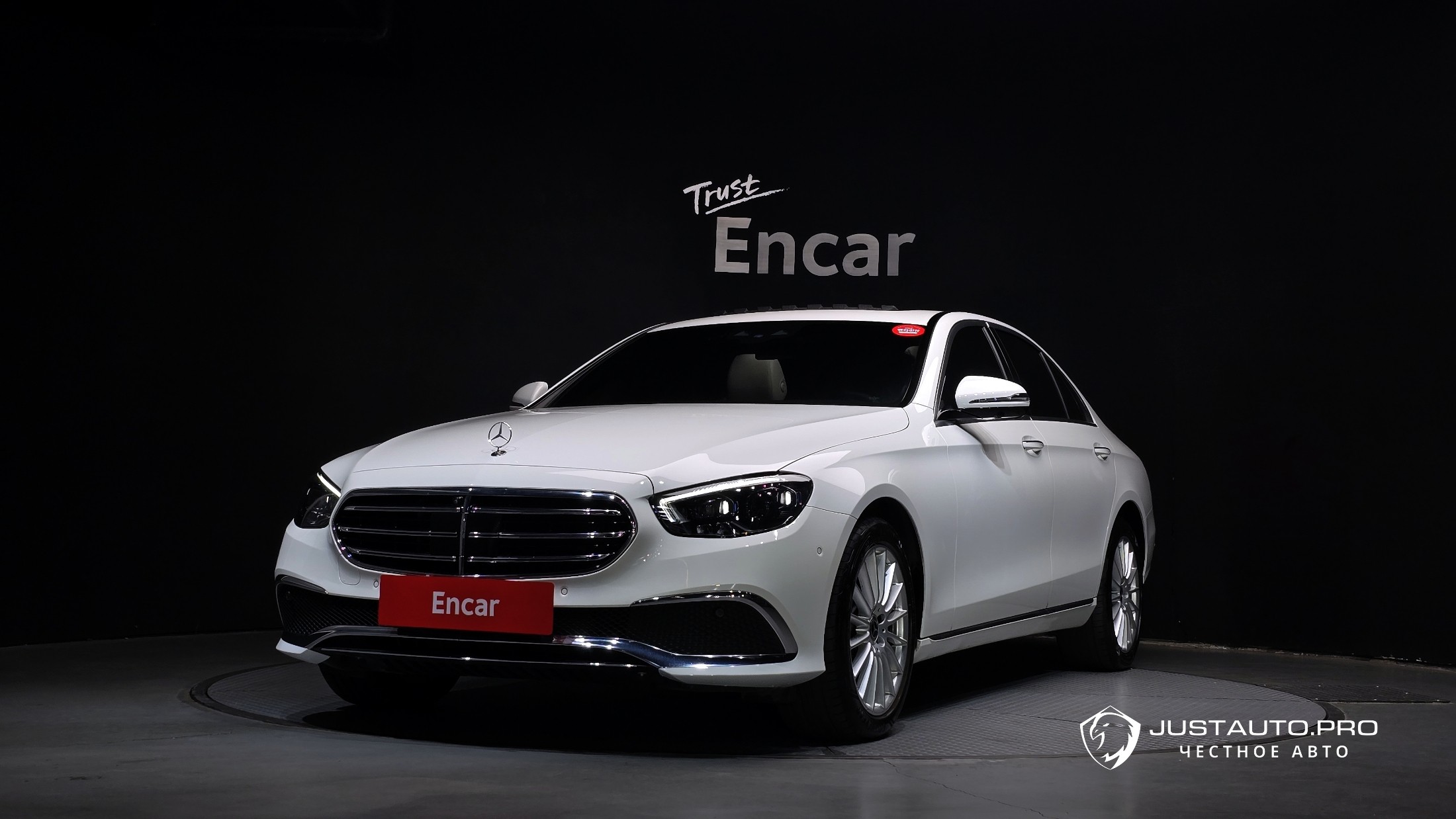 Автомобиль Mercedes-Benz E-Class