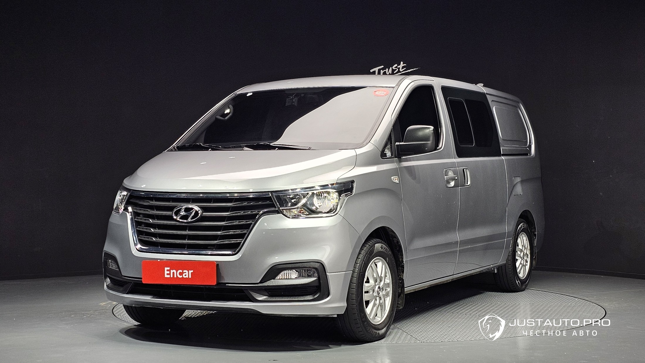 Автомобиль Hyundai Starex