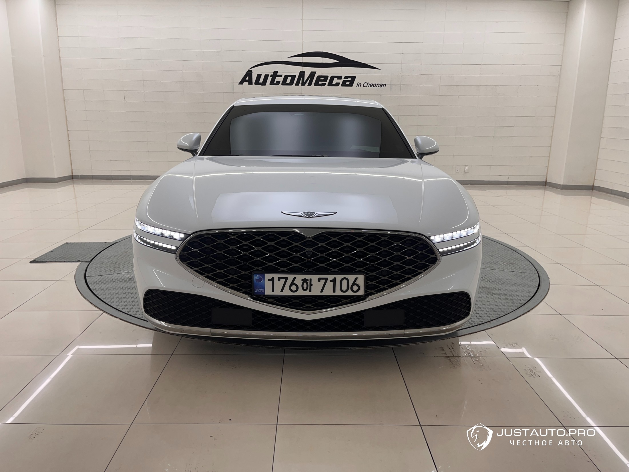 Автомобиль Genesis G90