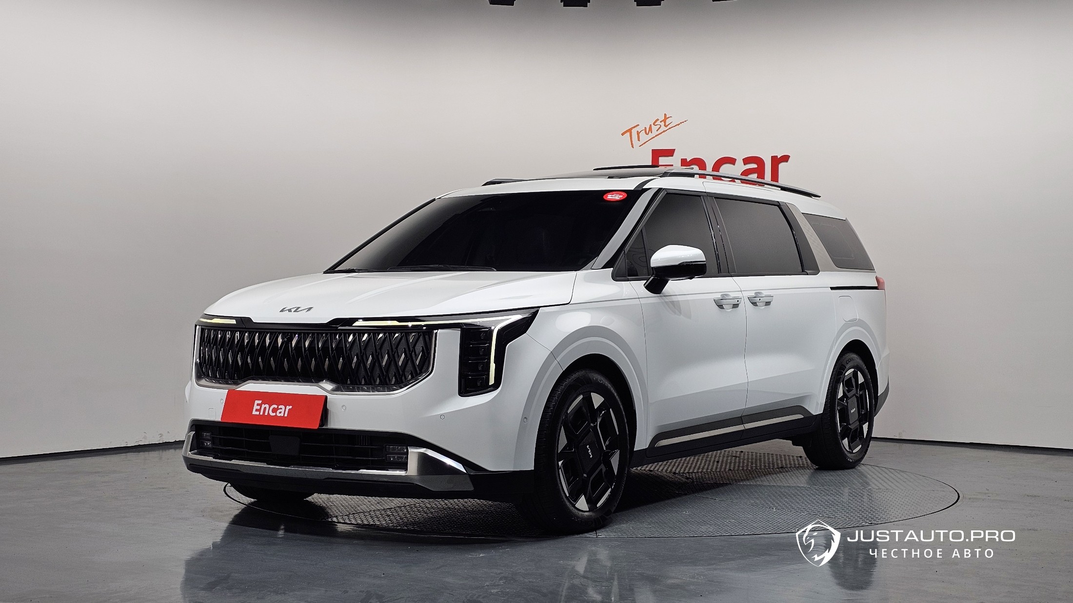 Автомобиль Kia Canival