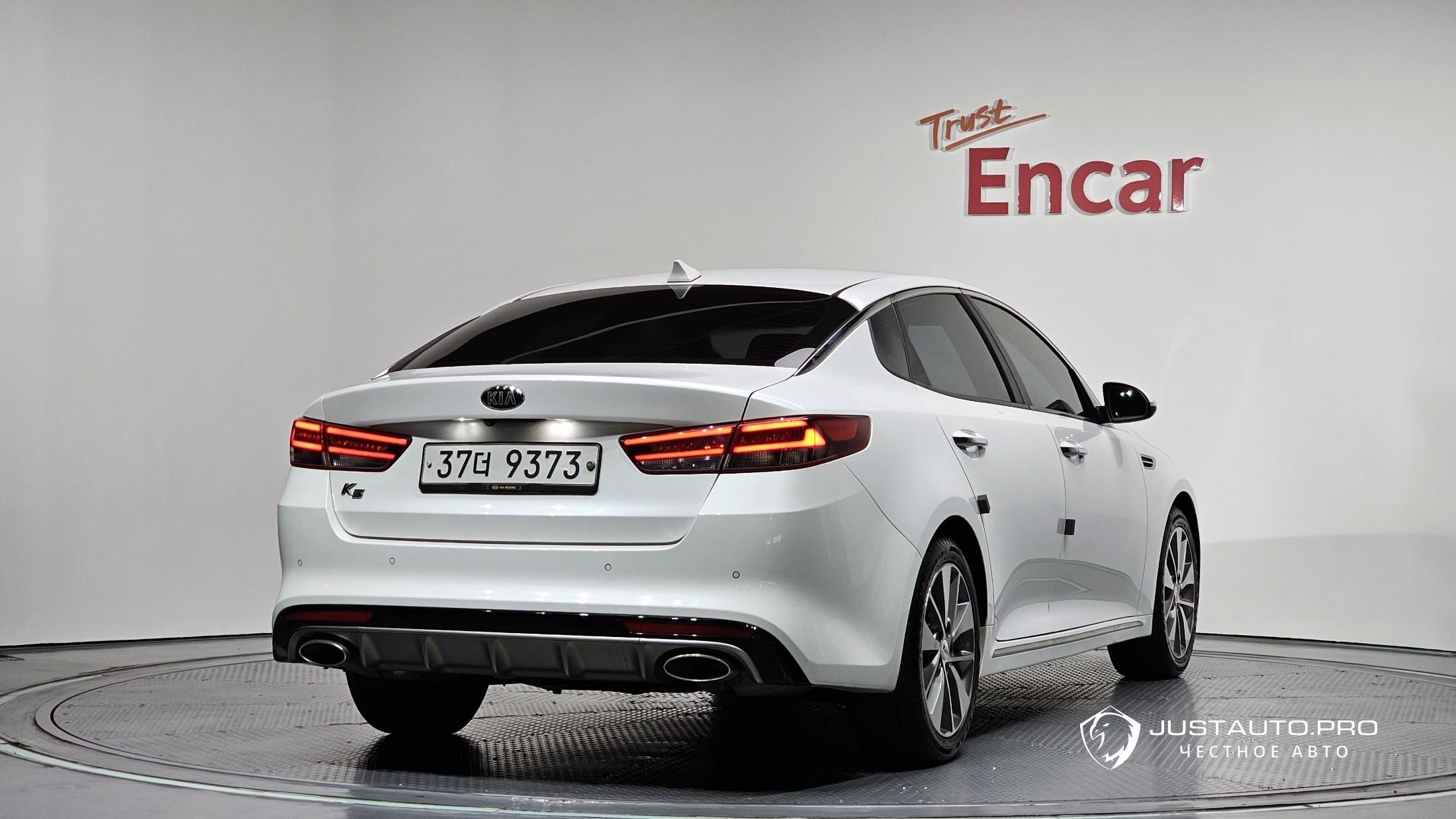 Автомобиль Kia K5