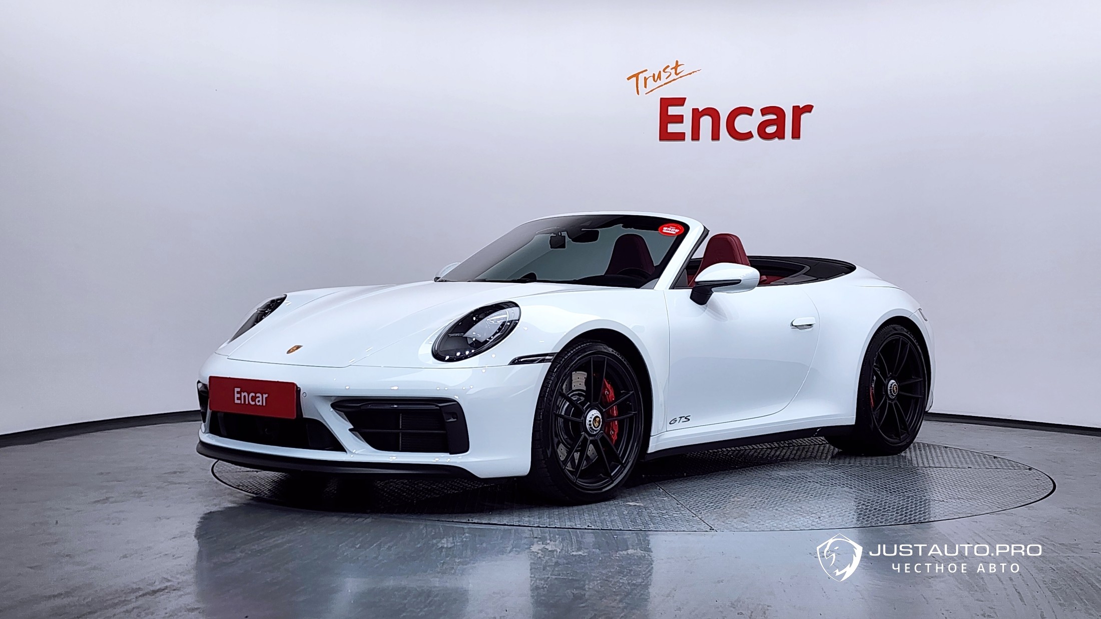 Автомобиль Porsche 911