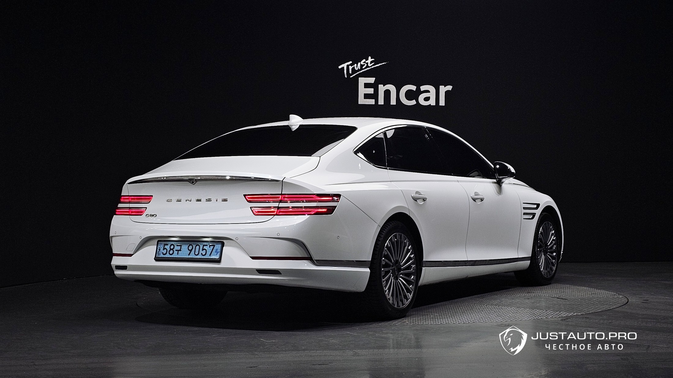 Автомобиль Genesis G80