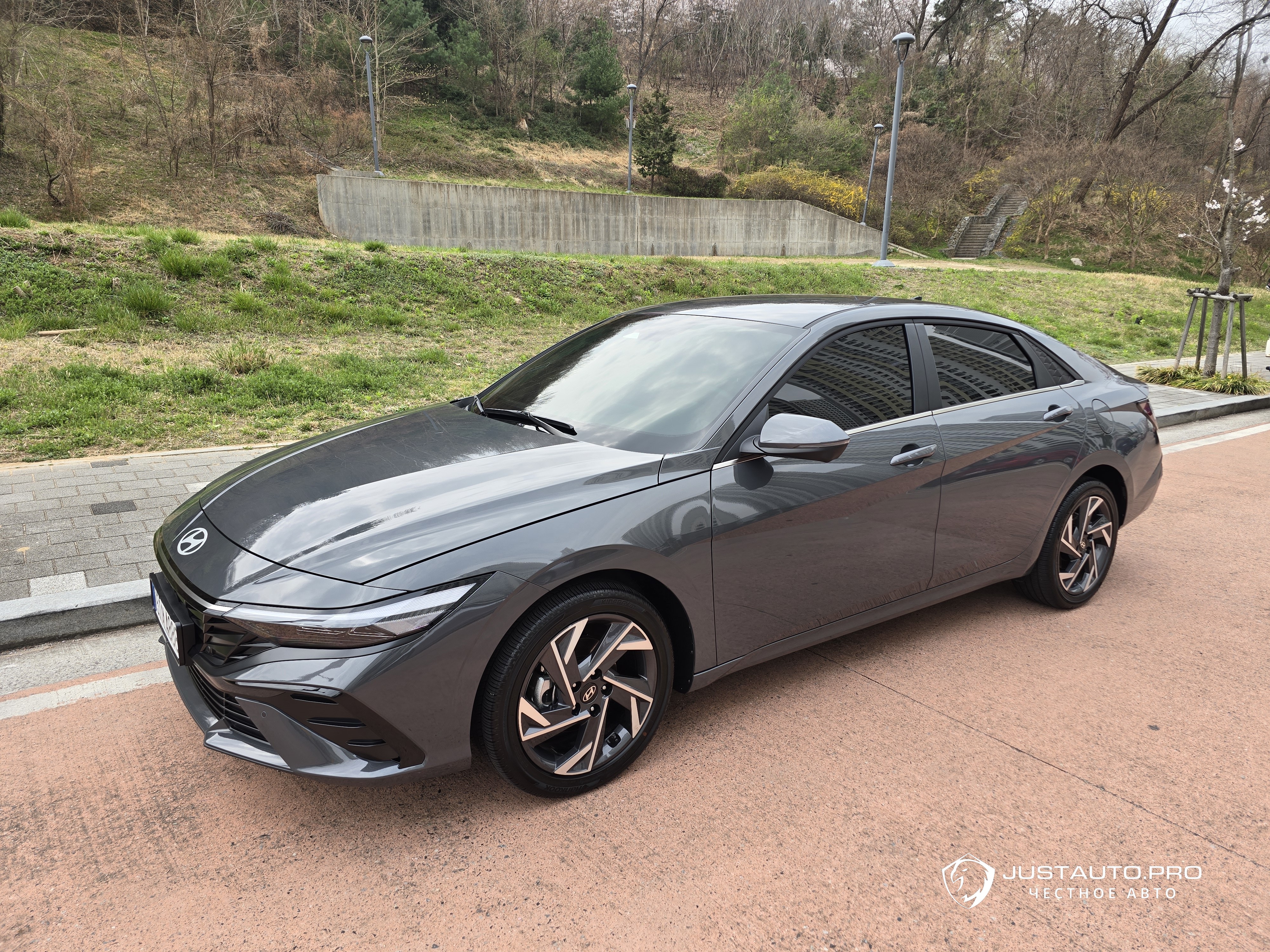 Автомобиль Hyundai AVANTE