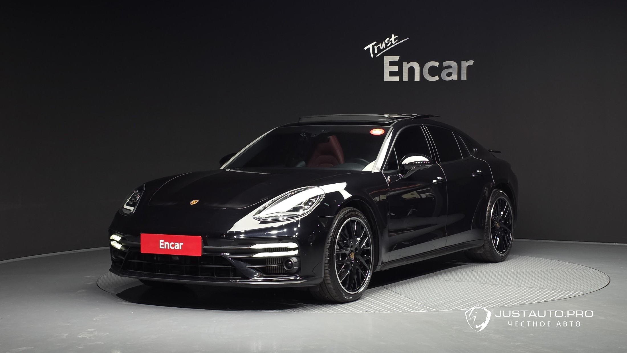 Автомобиль Porsche Panamera