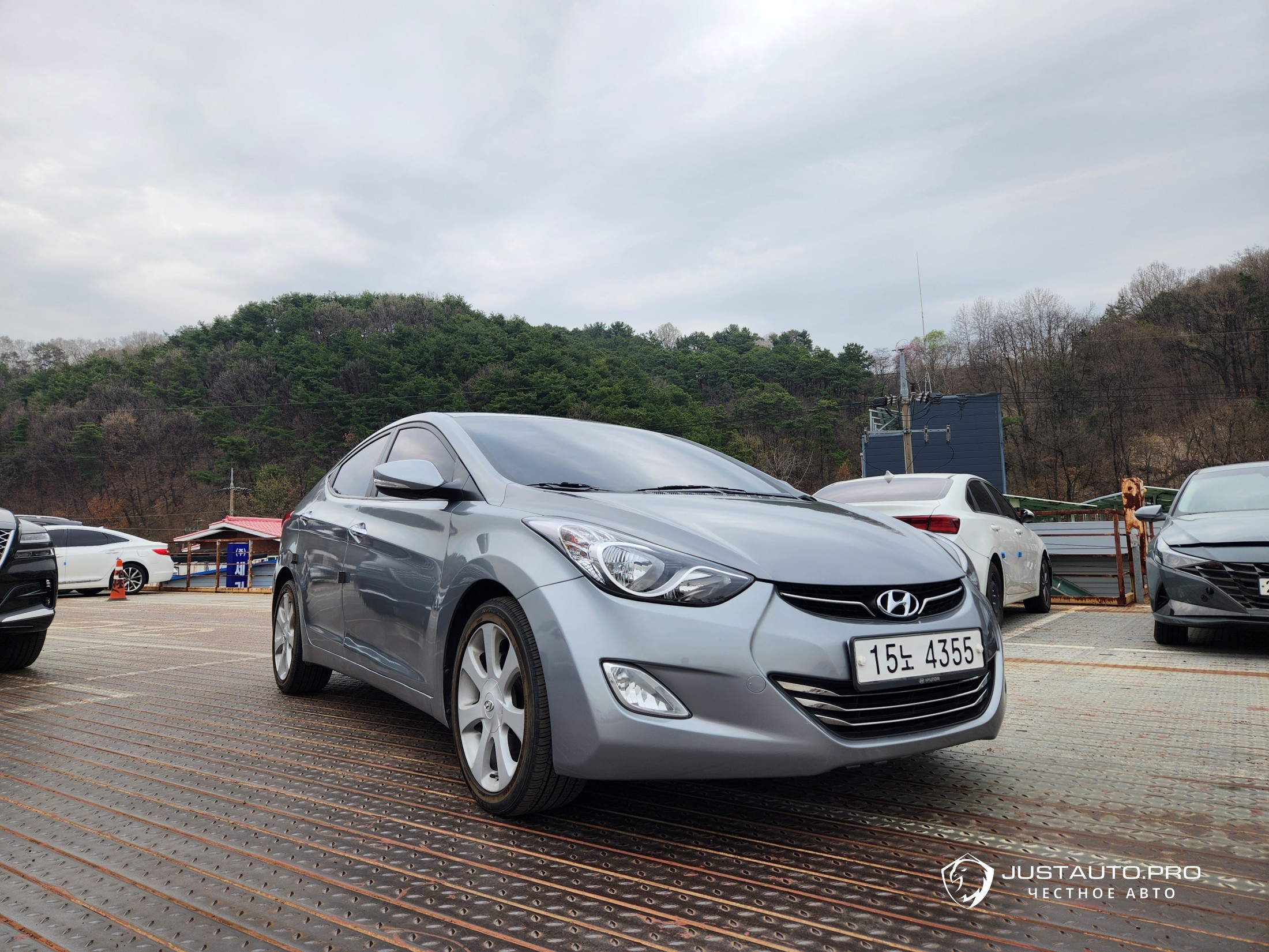 Автомобиль Hyundai AVANTE