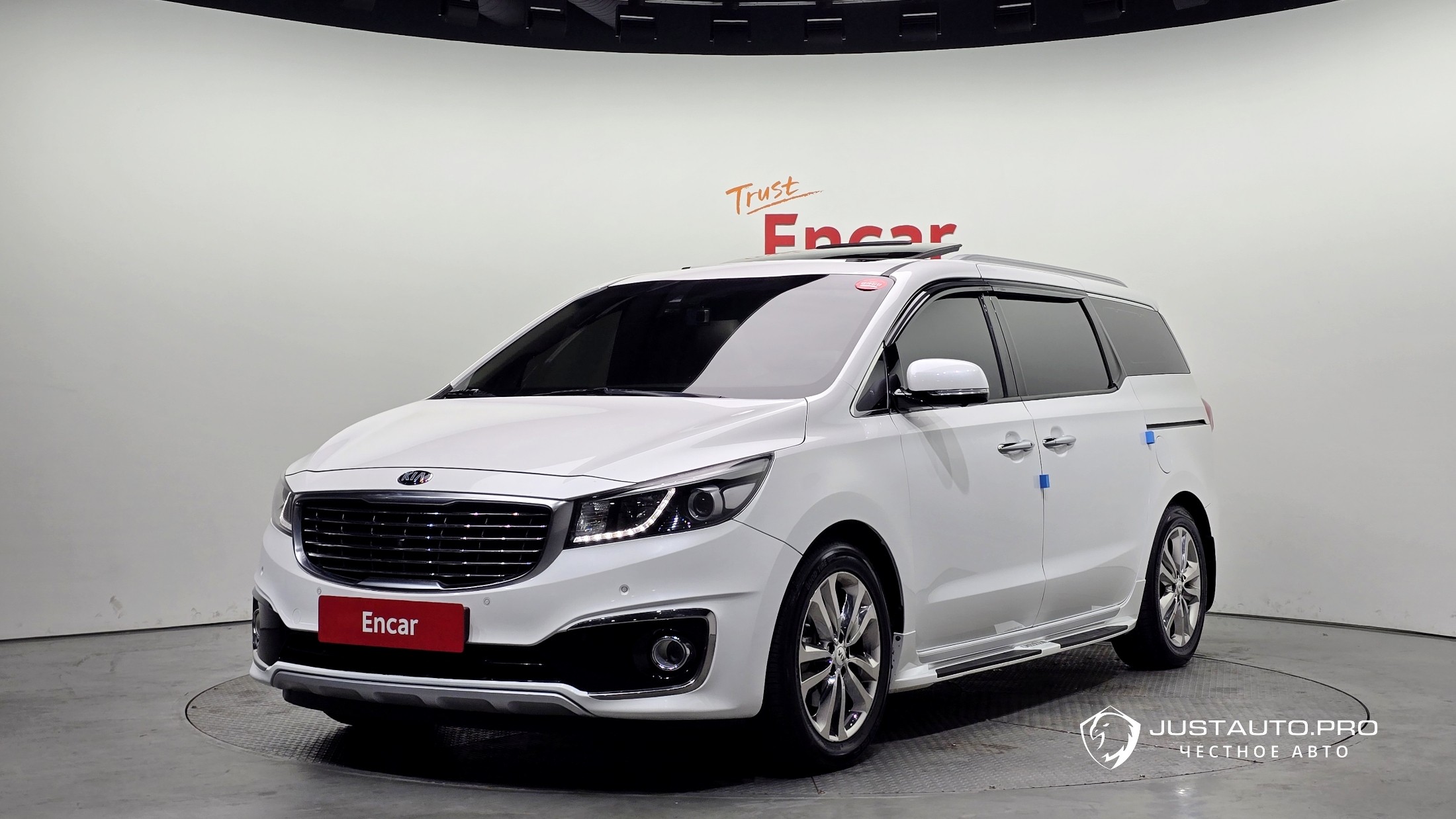 Автомобиль Kia Canival