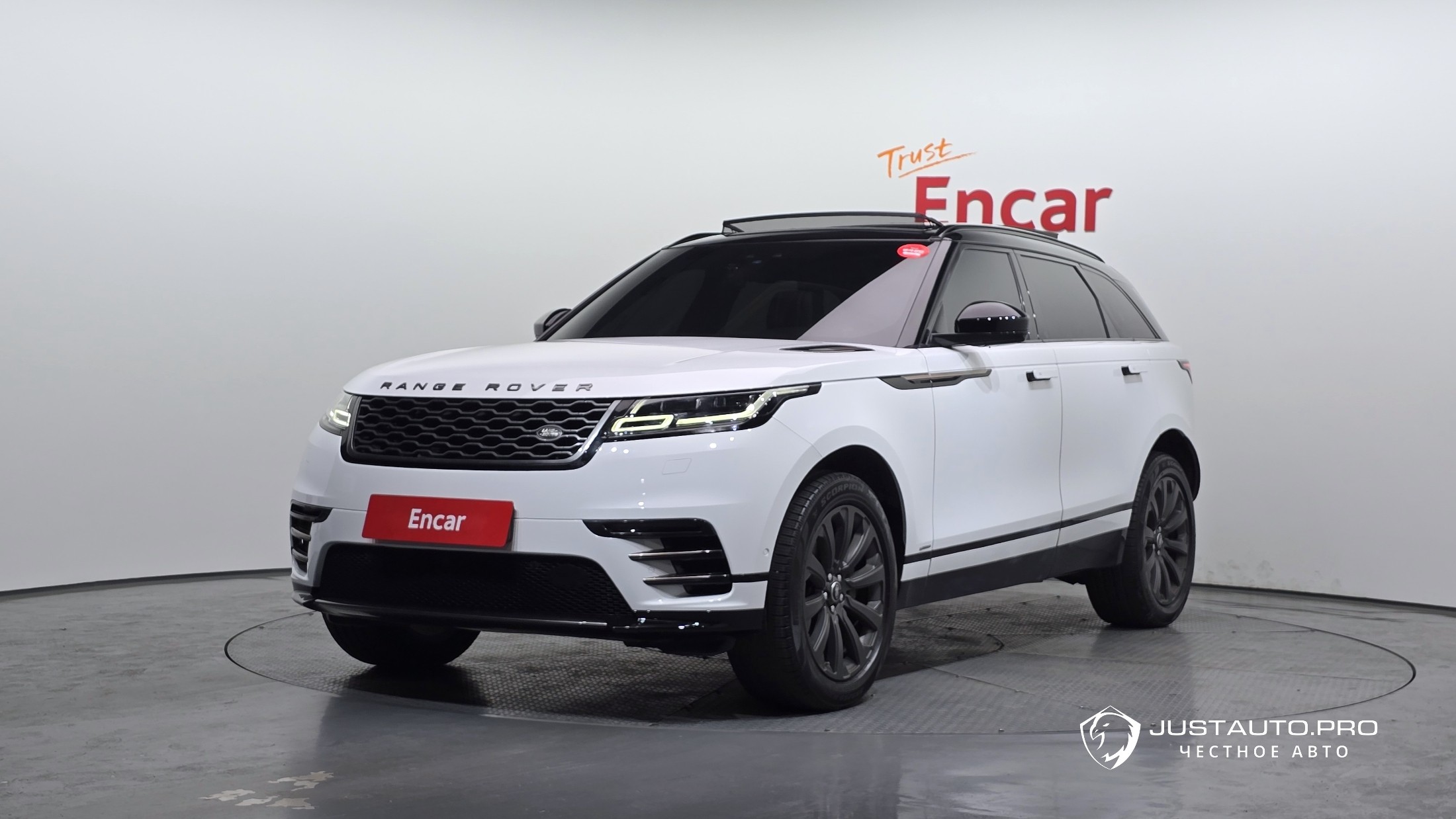 Автомобиль Land Rover Range Rover Velar