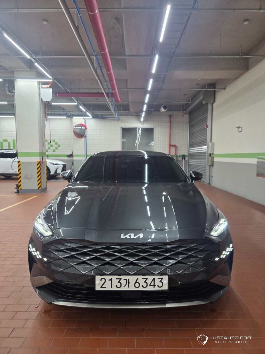Автомобиль Kia K8