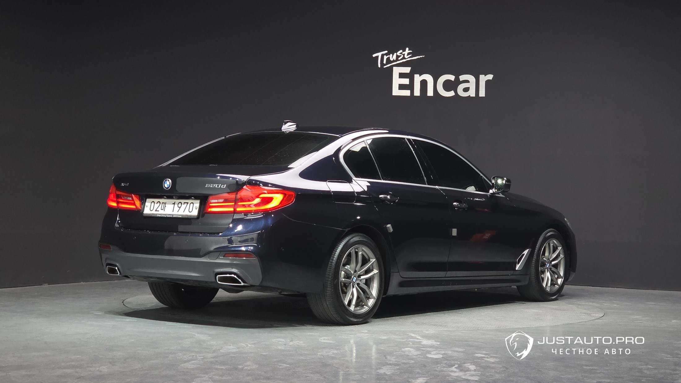 Автомобиль BMW 5-Series