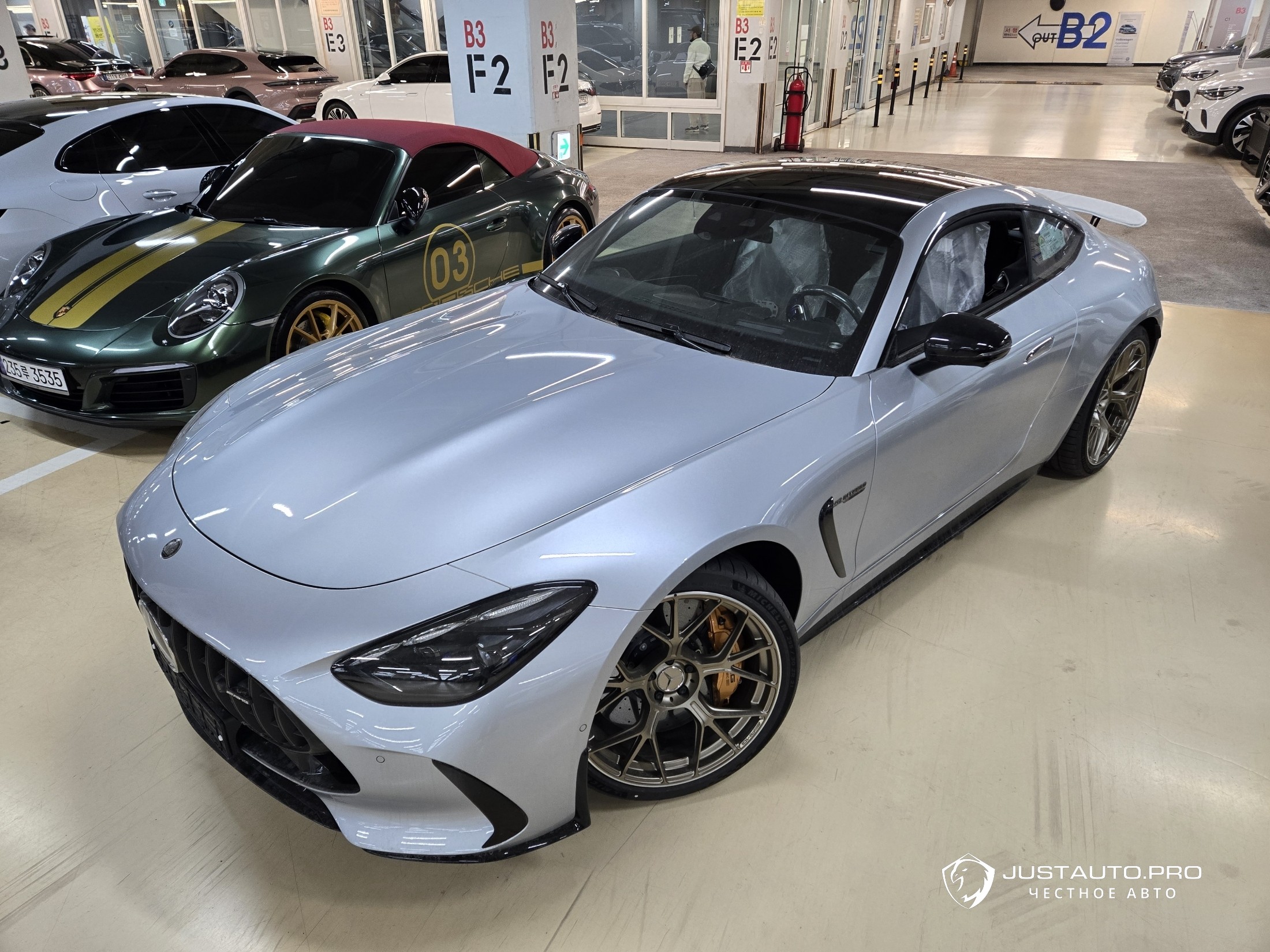 Автомобиль Mercedes-Benz AMG GT