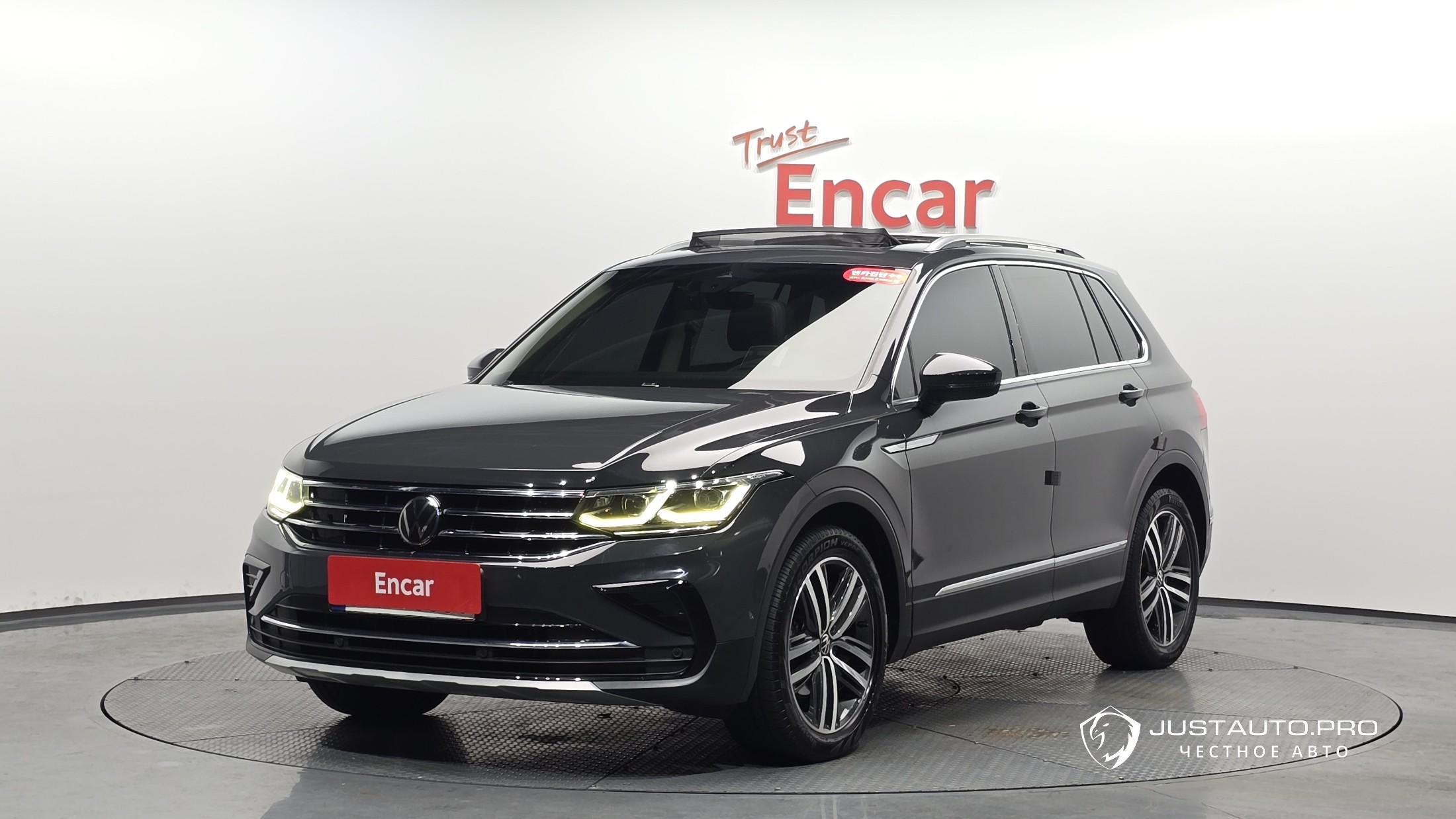Автомобиль Volkswagen Tiguan