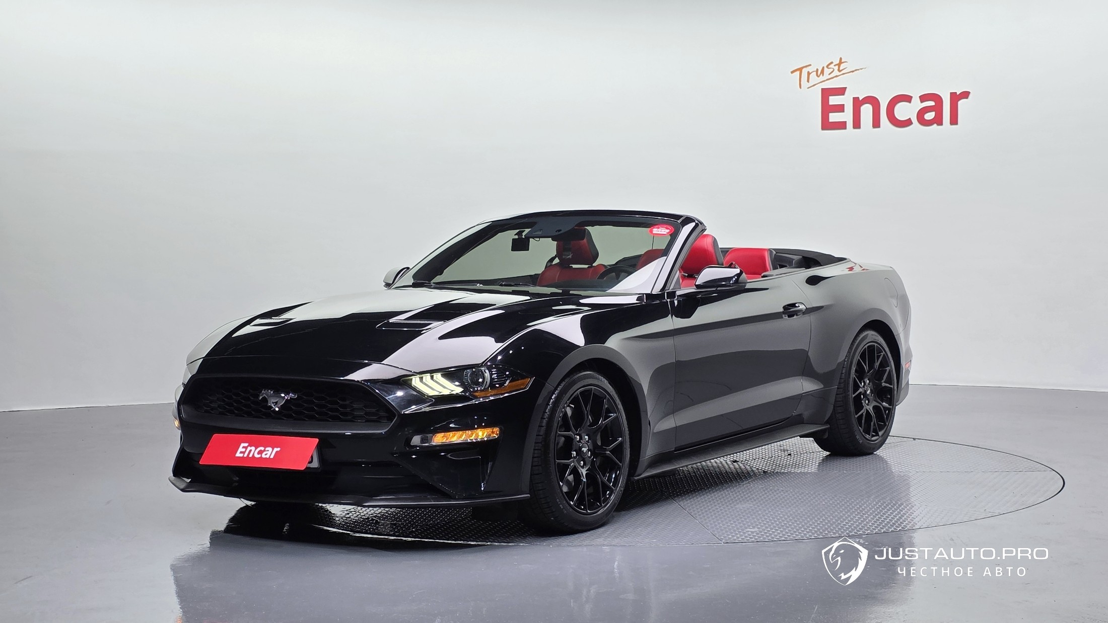 Автомобиль Ford Mustang