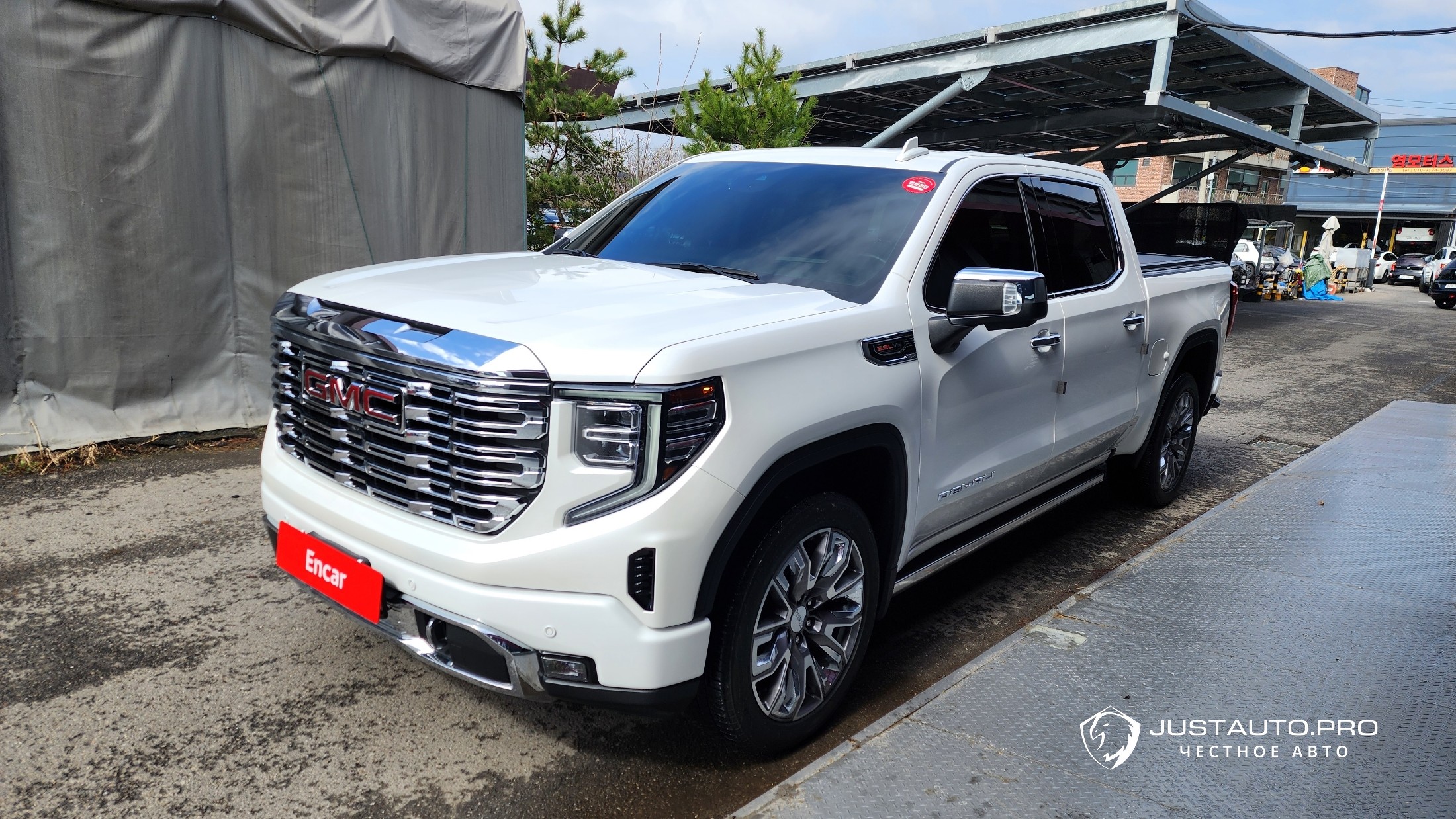 Автомобиль GMC Sierra