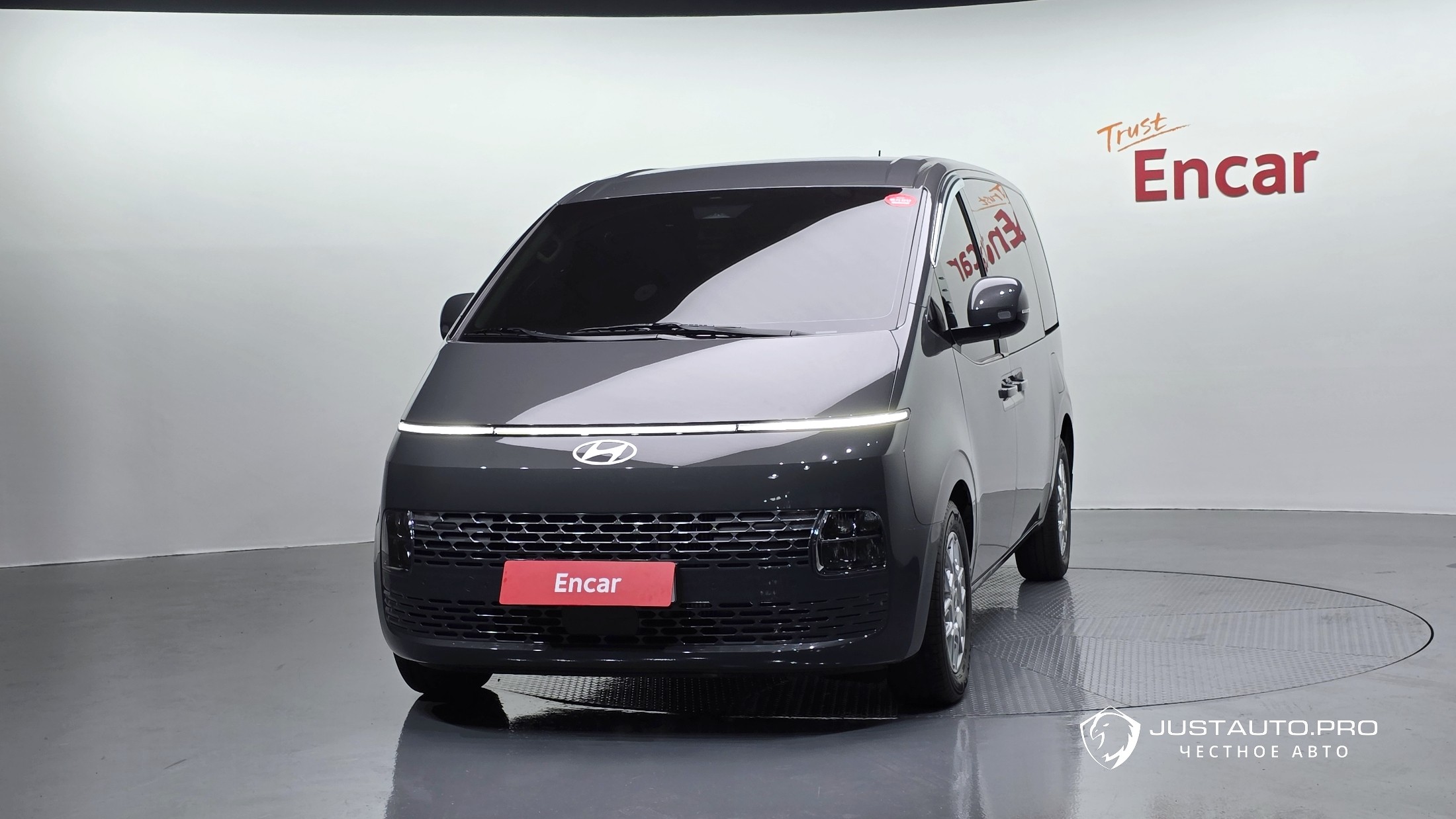 Автомобиль Hyundai Staria