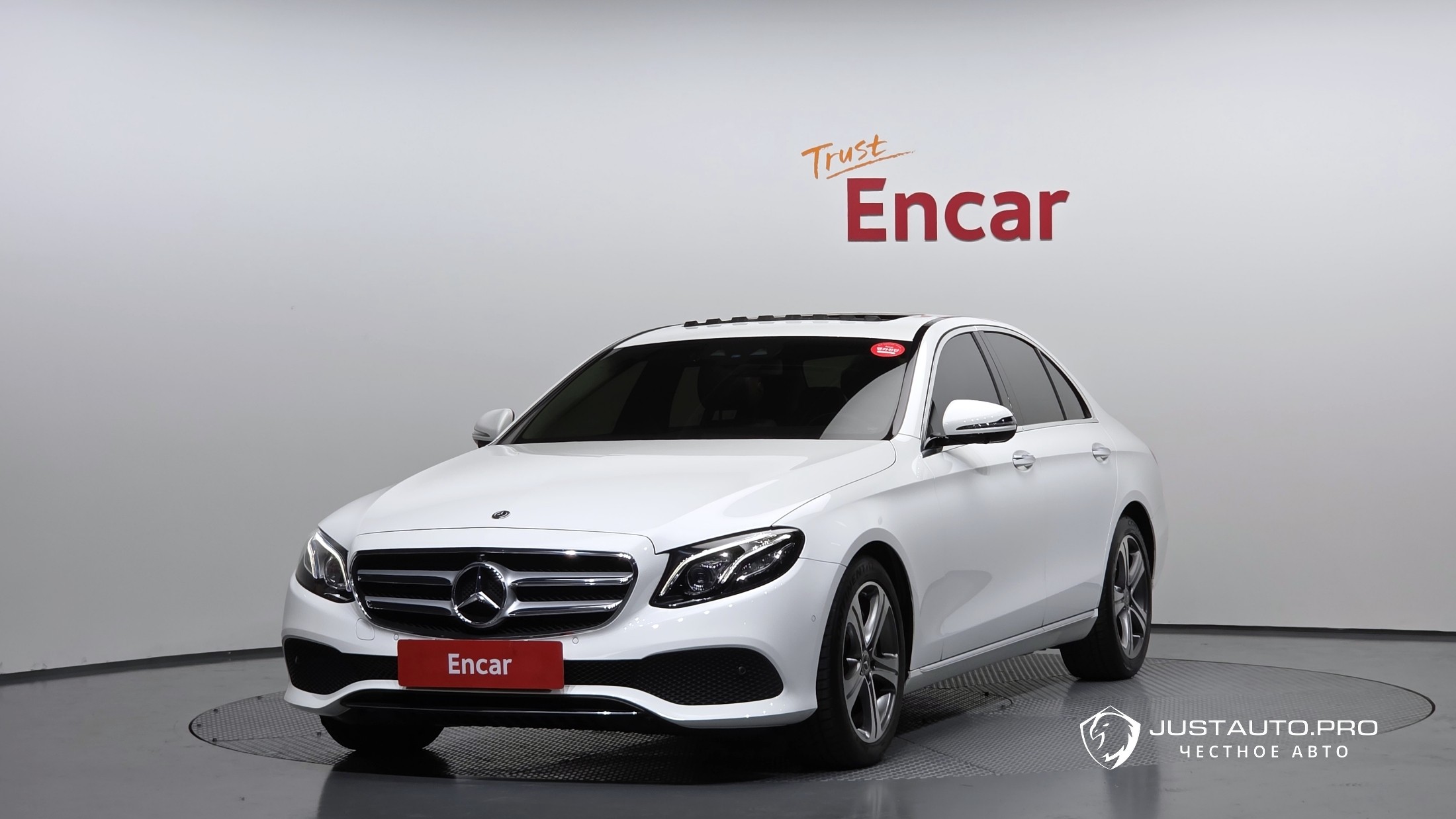 Автомобиль Mercedes-Benz E-Class