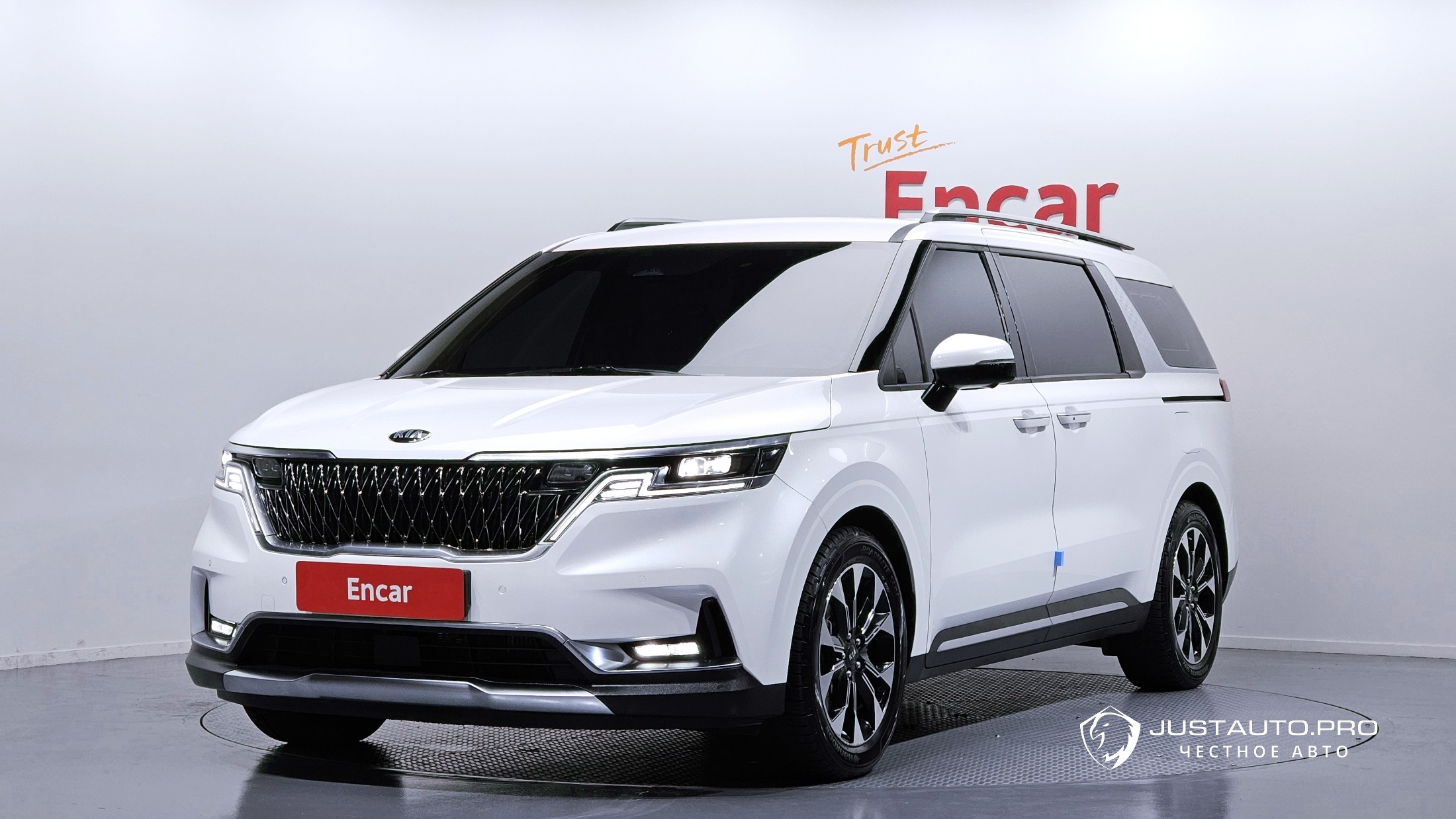 Автомобиль Kia Canival