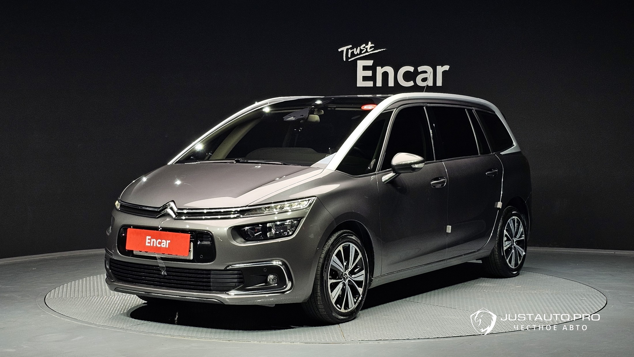 Автомобиль Citroen-DS C4 SpaceTourer