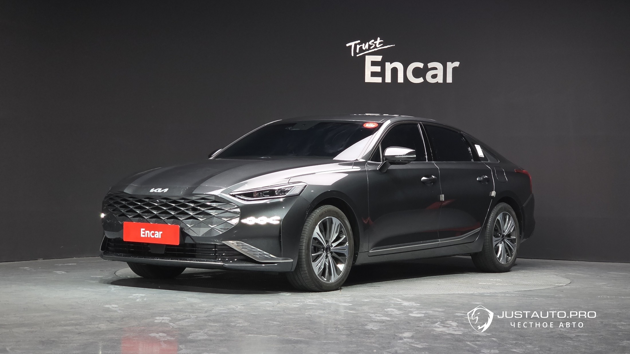 Автомобиль Kia K8