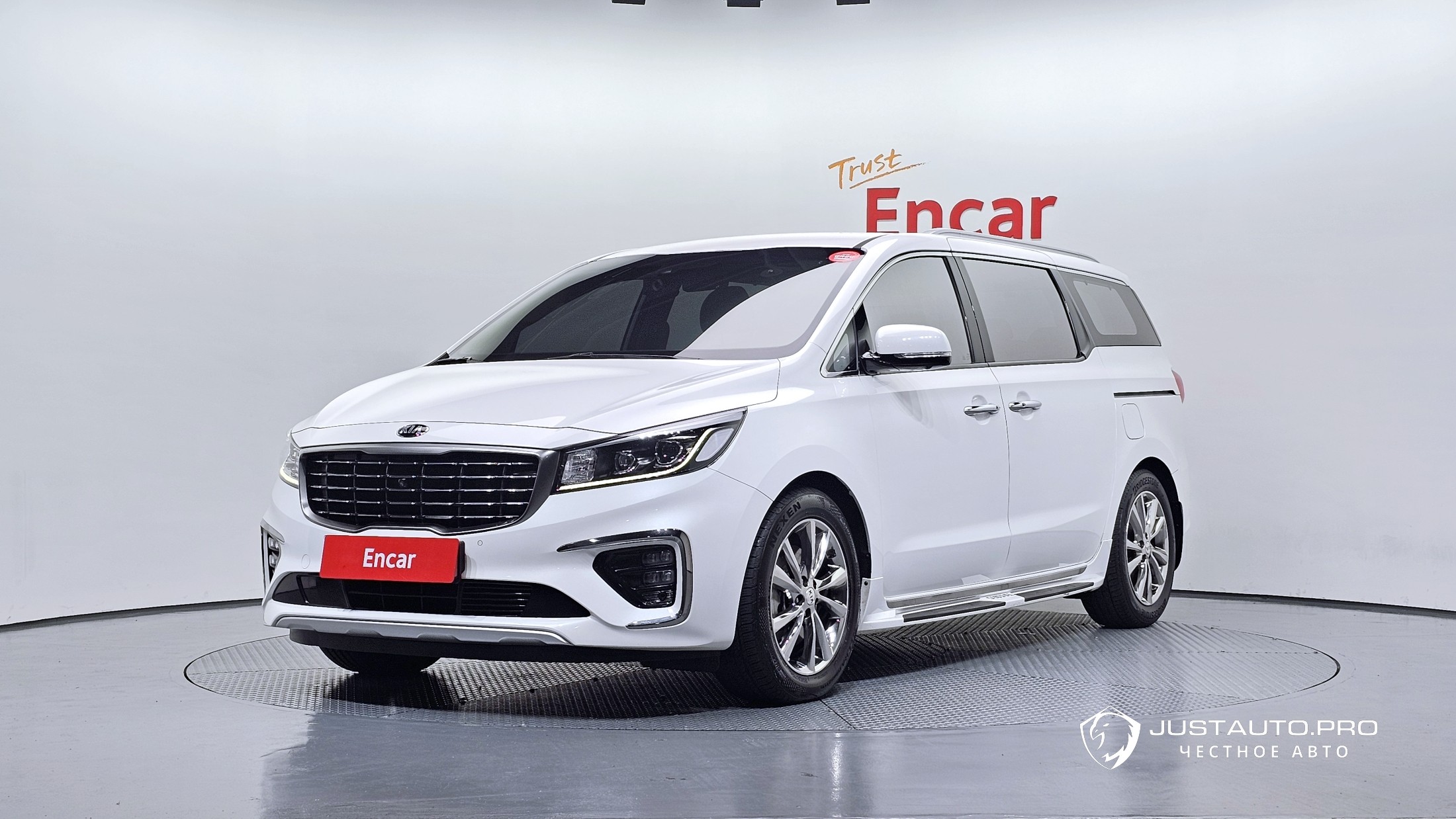 Автомобиль Kia Canival