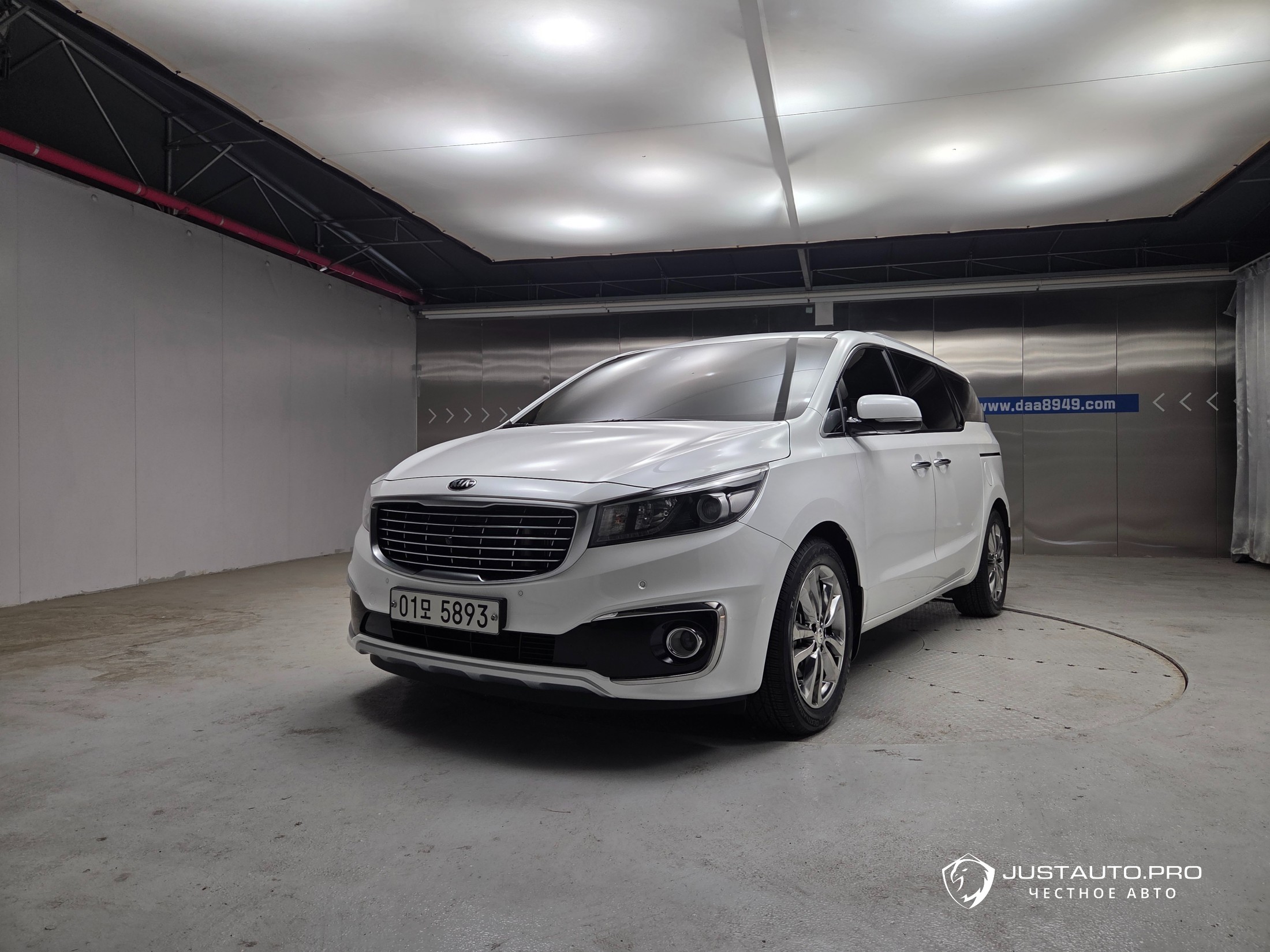Автомобиль Kia Canival