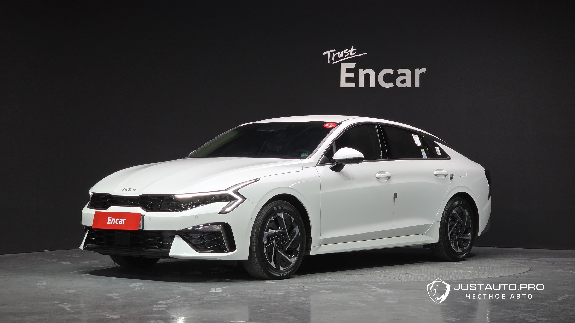 Автомобиль Kia K5