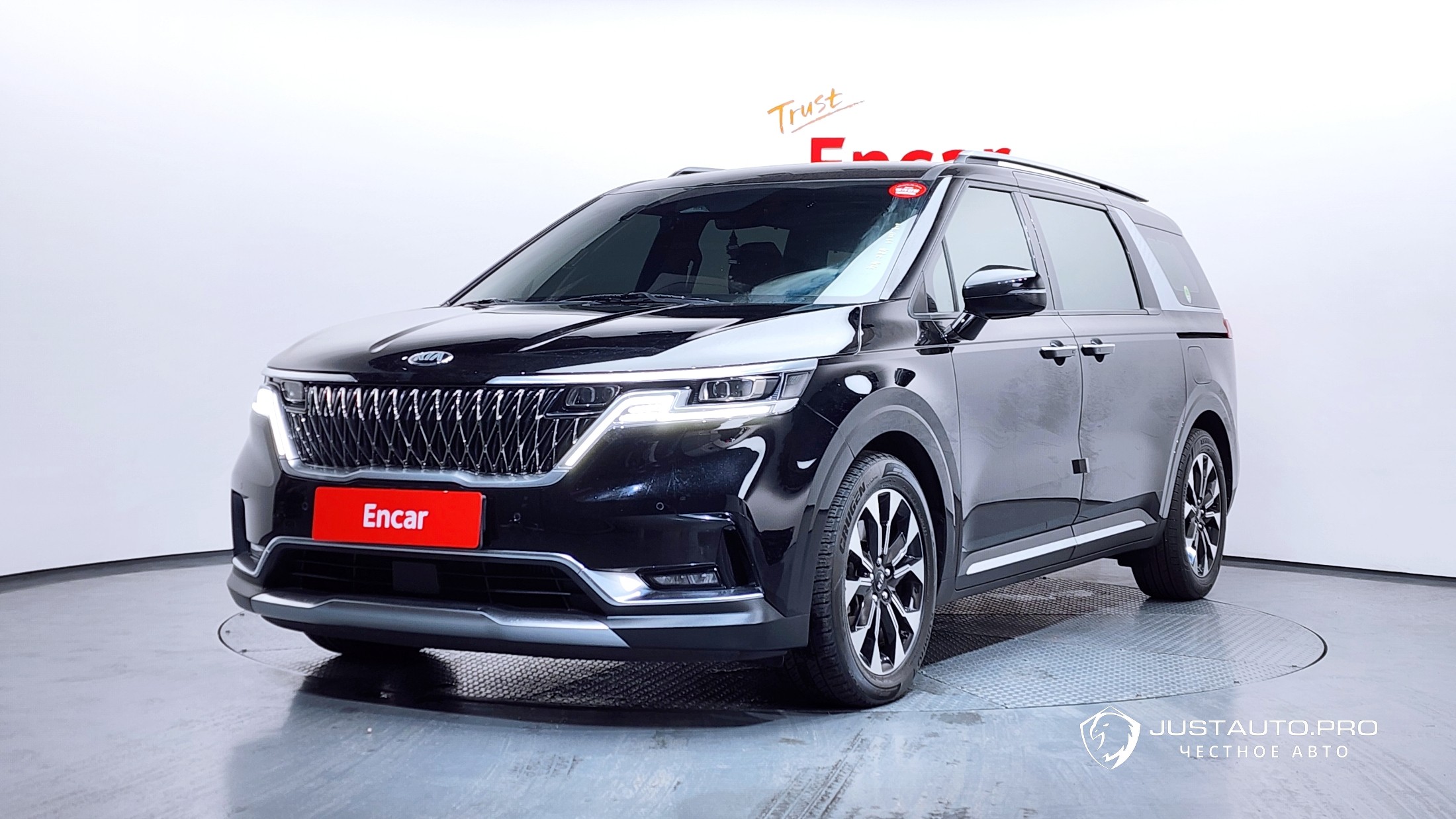Автомобиль Kia Canival