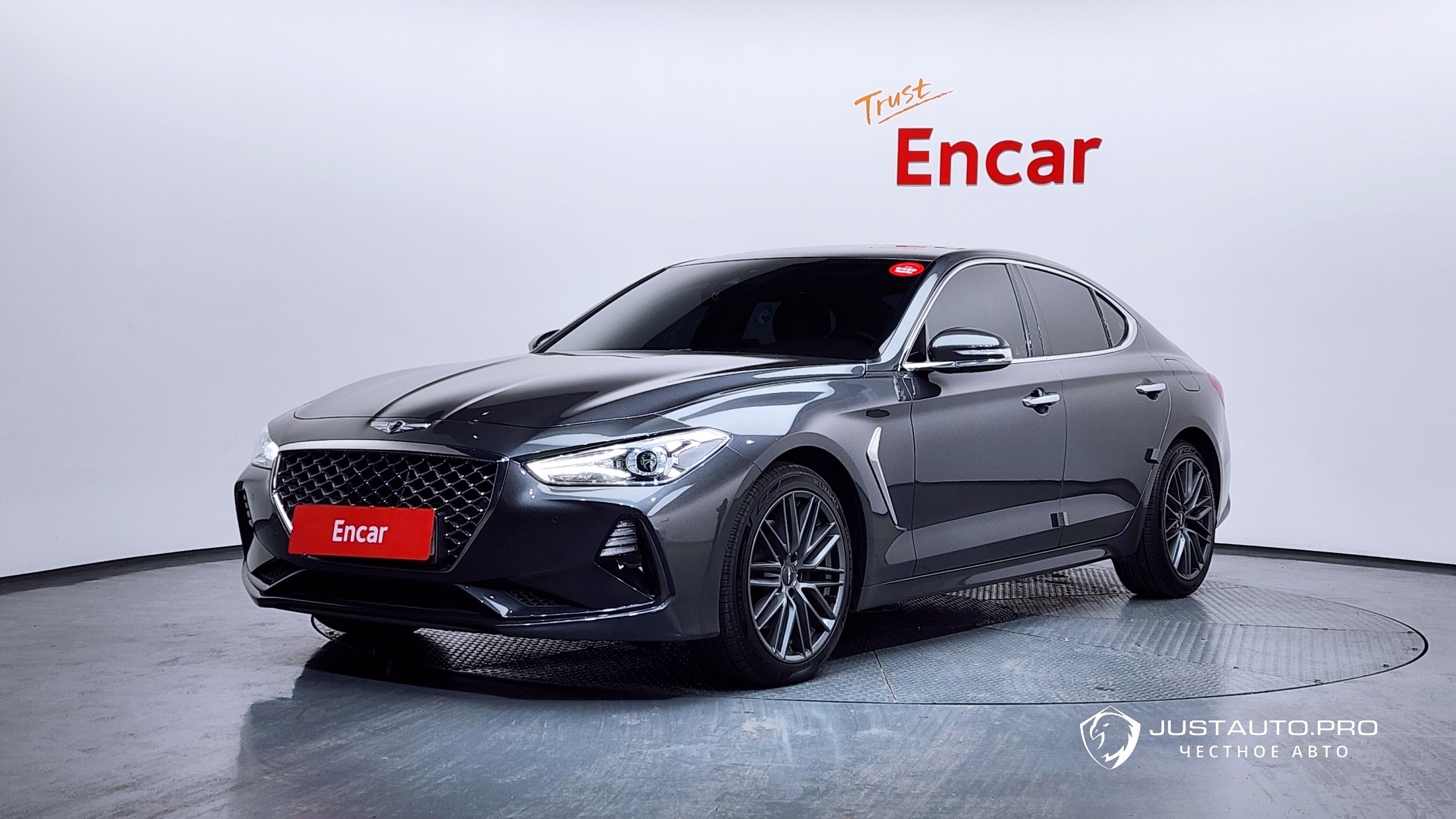 Автомобиль Genesis G70