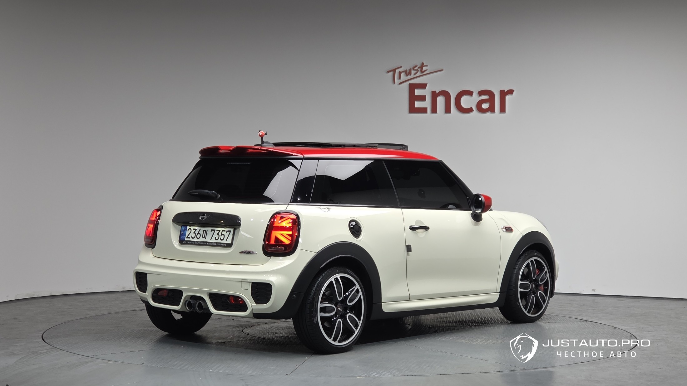 Автомобиль Mini Cooper