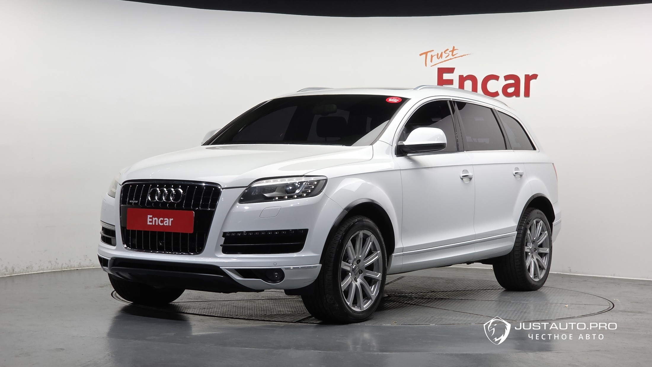 Автомобиль Audi Q7