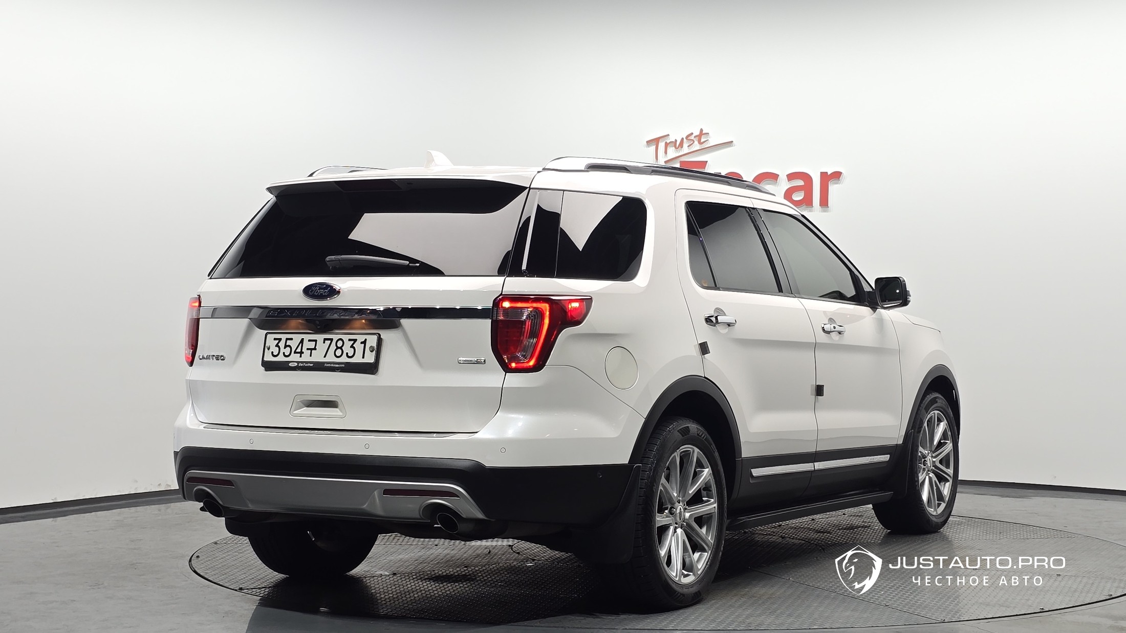 Автомобиль Ford Explorer