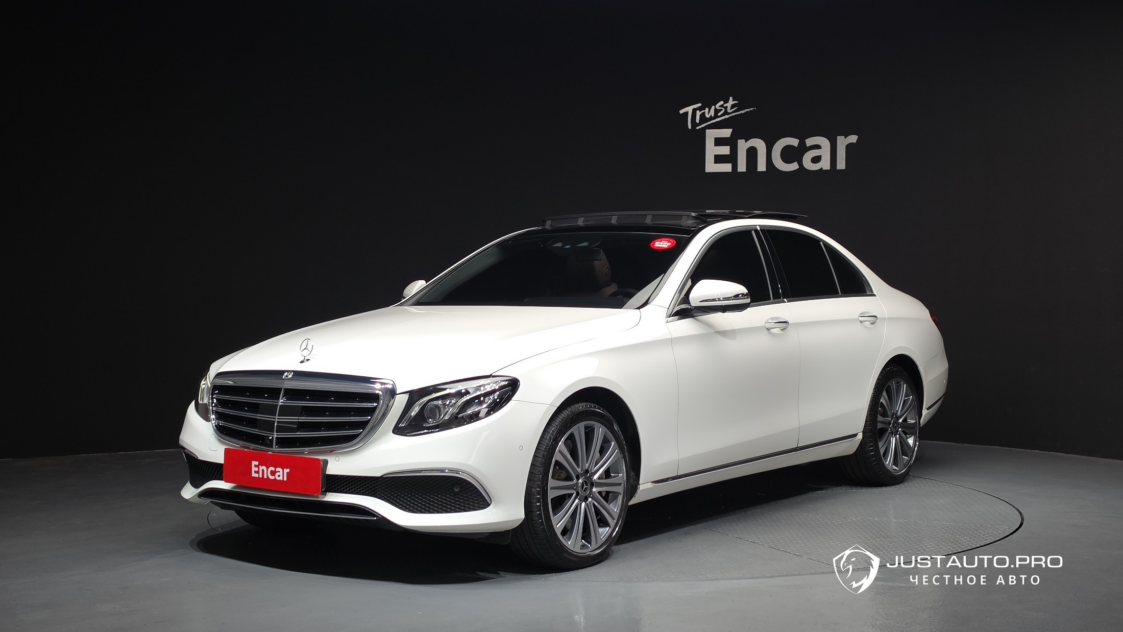 Автомобиль Mercedes-Benz E-Class