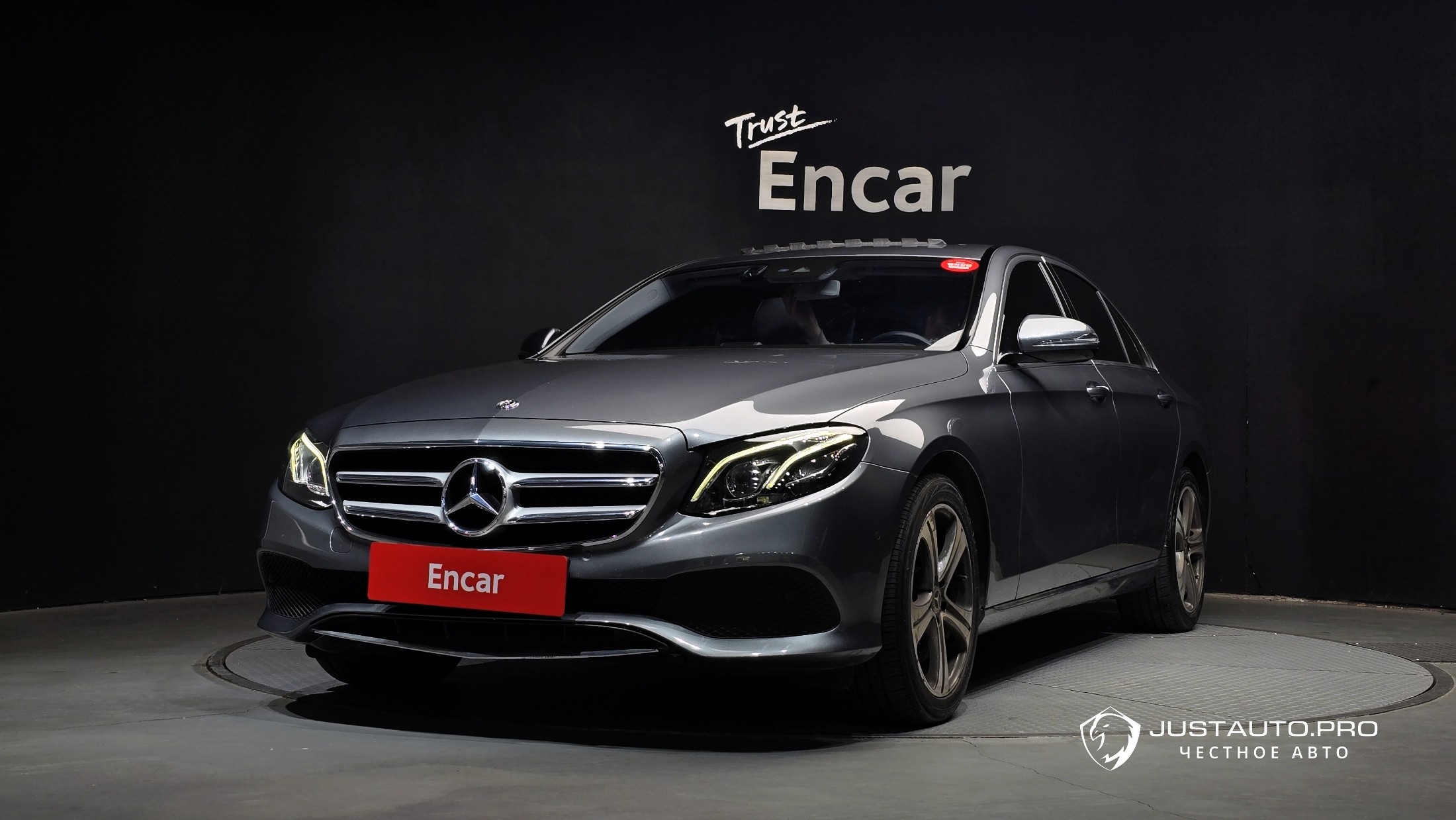 Автомобиль Mercedes-Benz E-Class