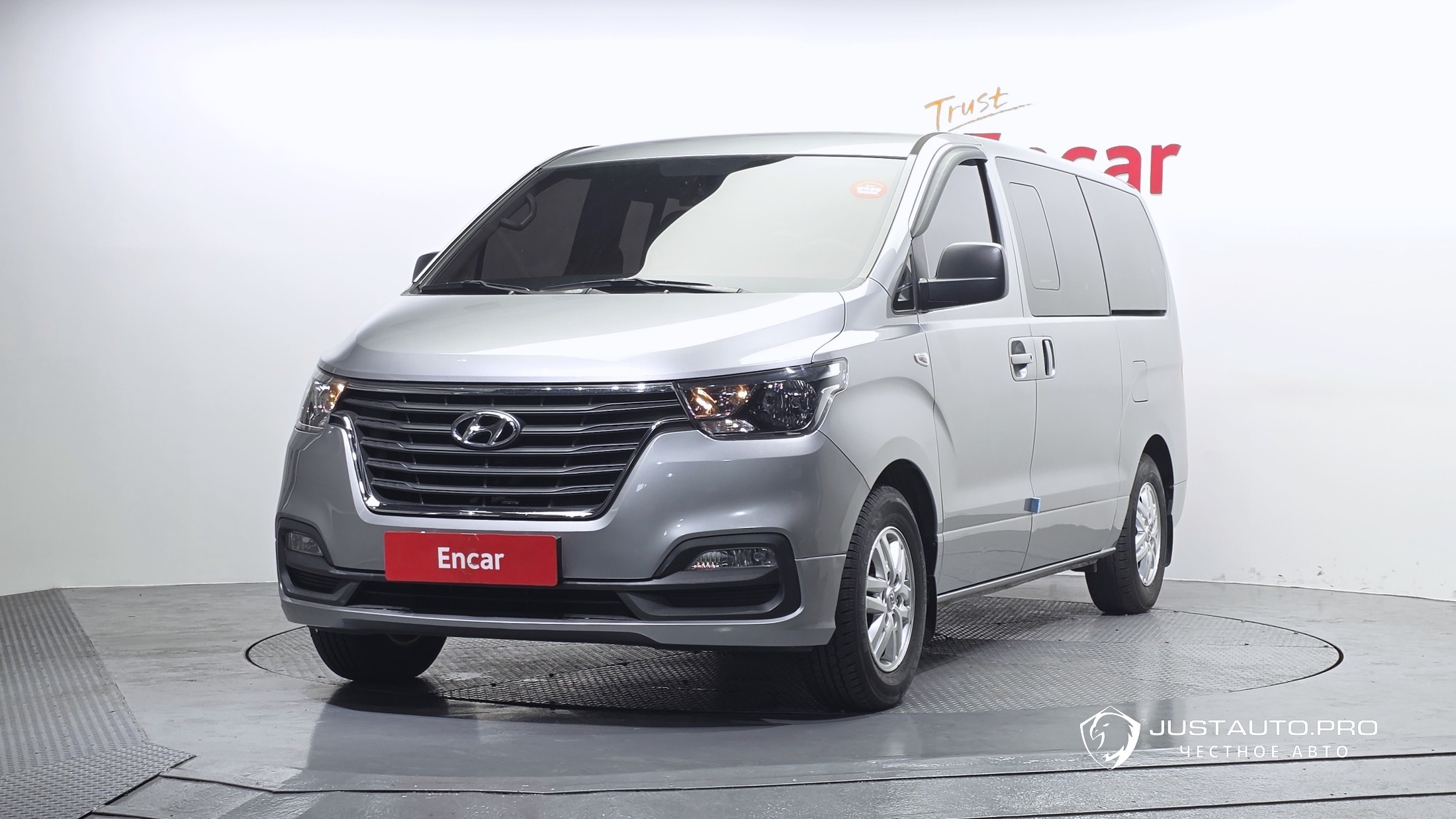 Автомобиль Hyundai Starex