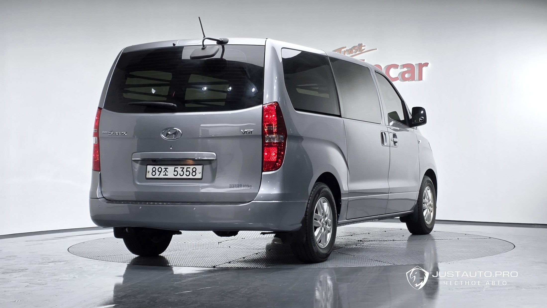Автомобиль Hyundai Starex