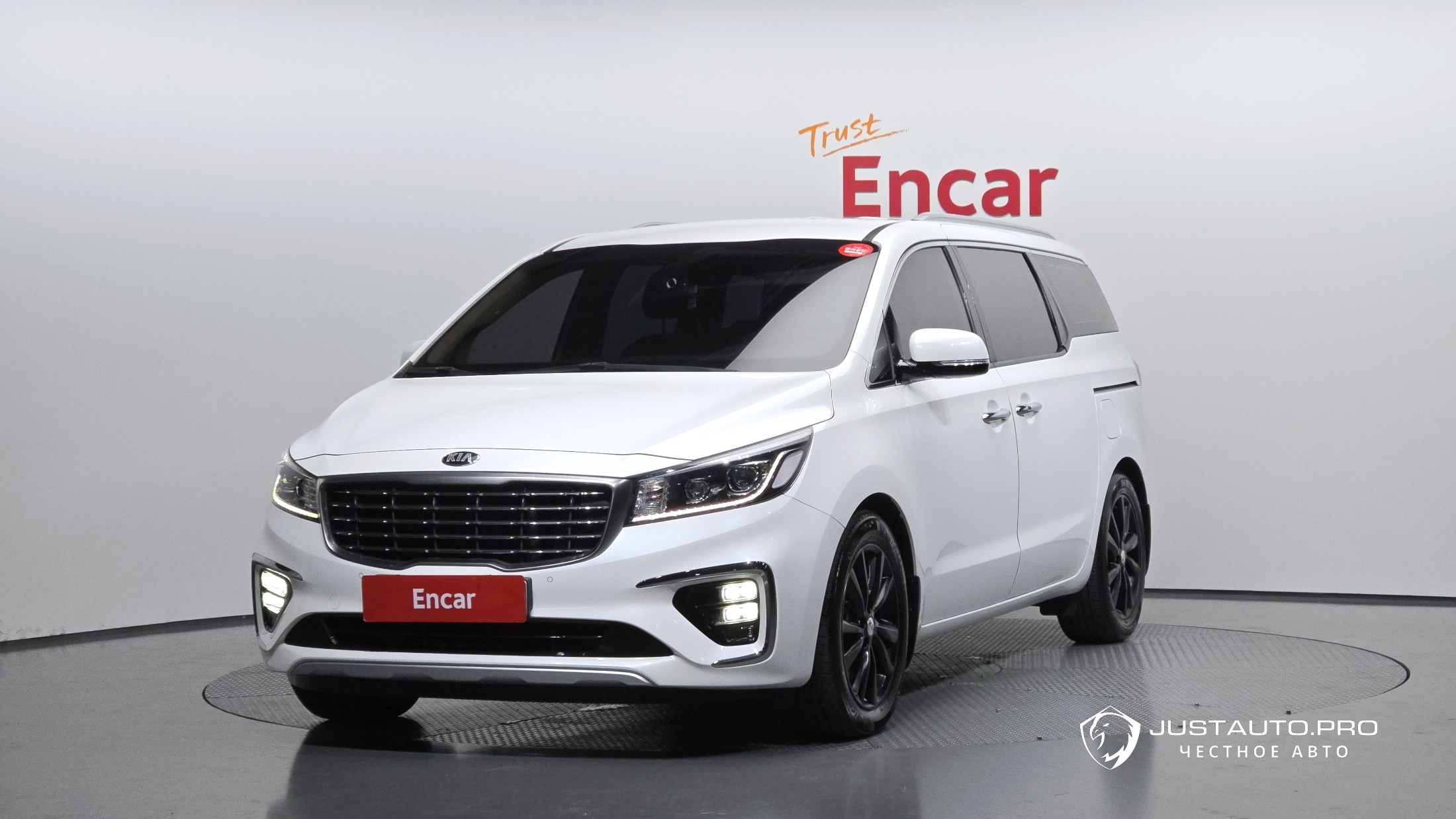 Автомобиль Kia Canival