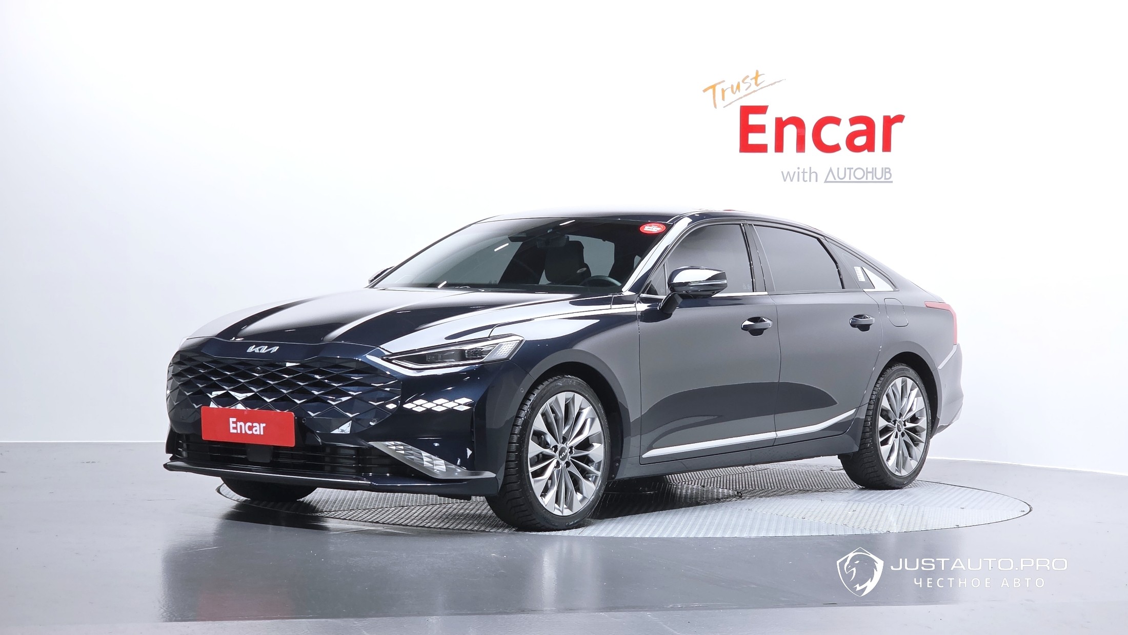 Автомобиль Kia K8