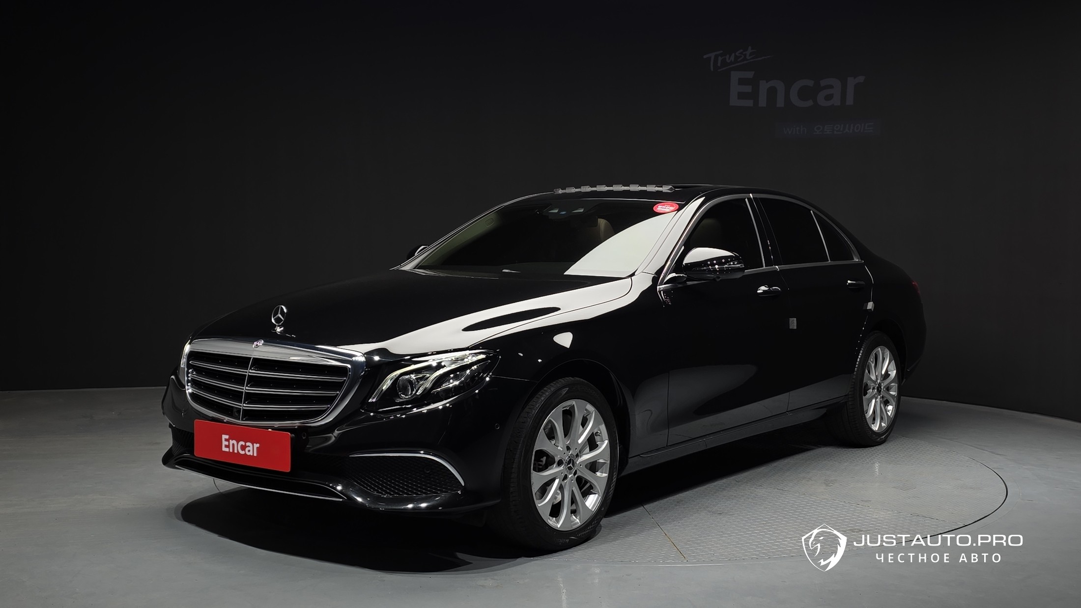 Автомобиль Mercedes-Benz E-Class