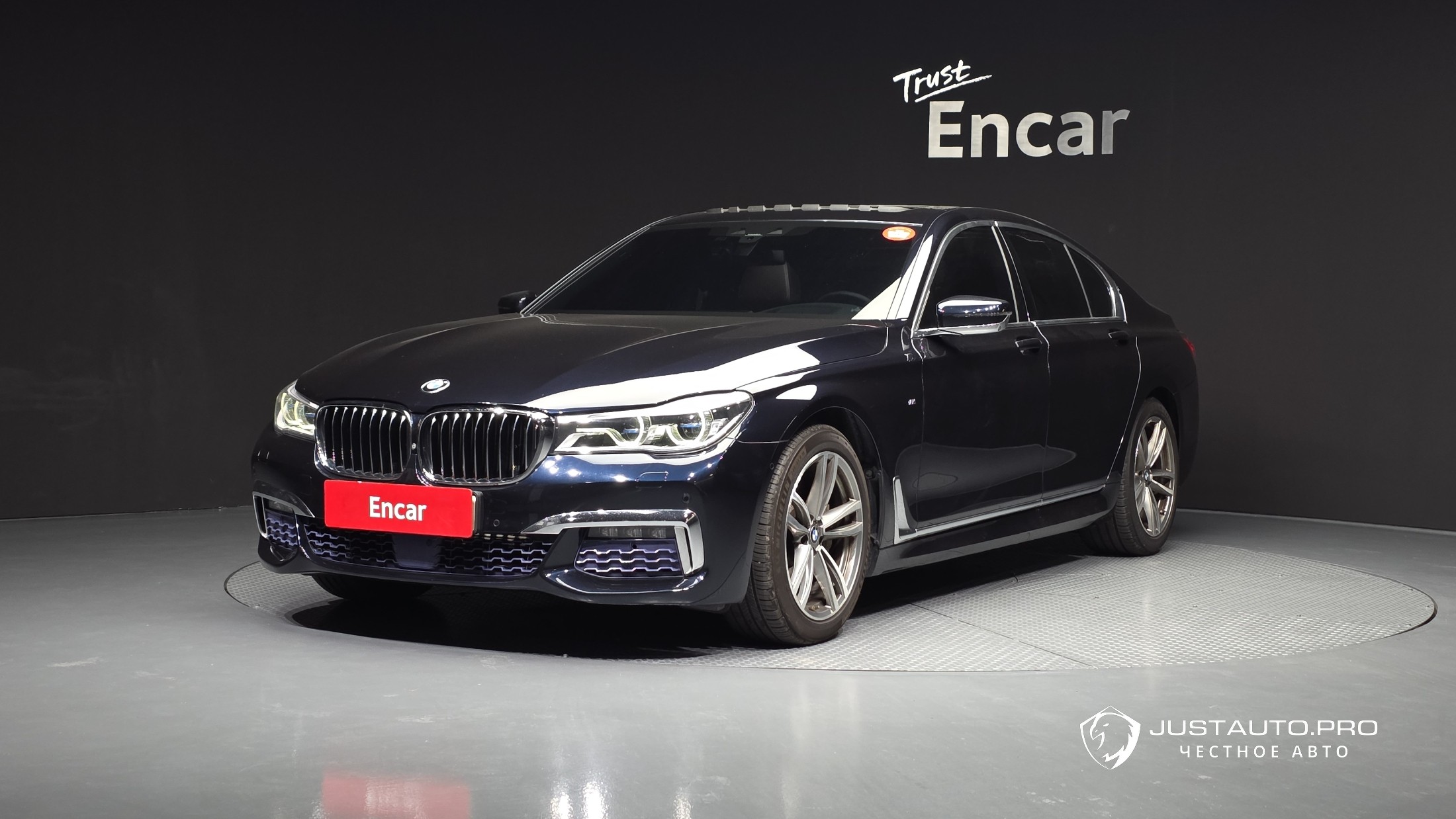 Автомобиль BMW 7-Series