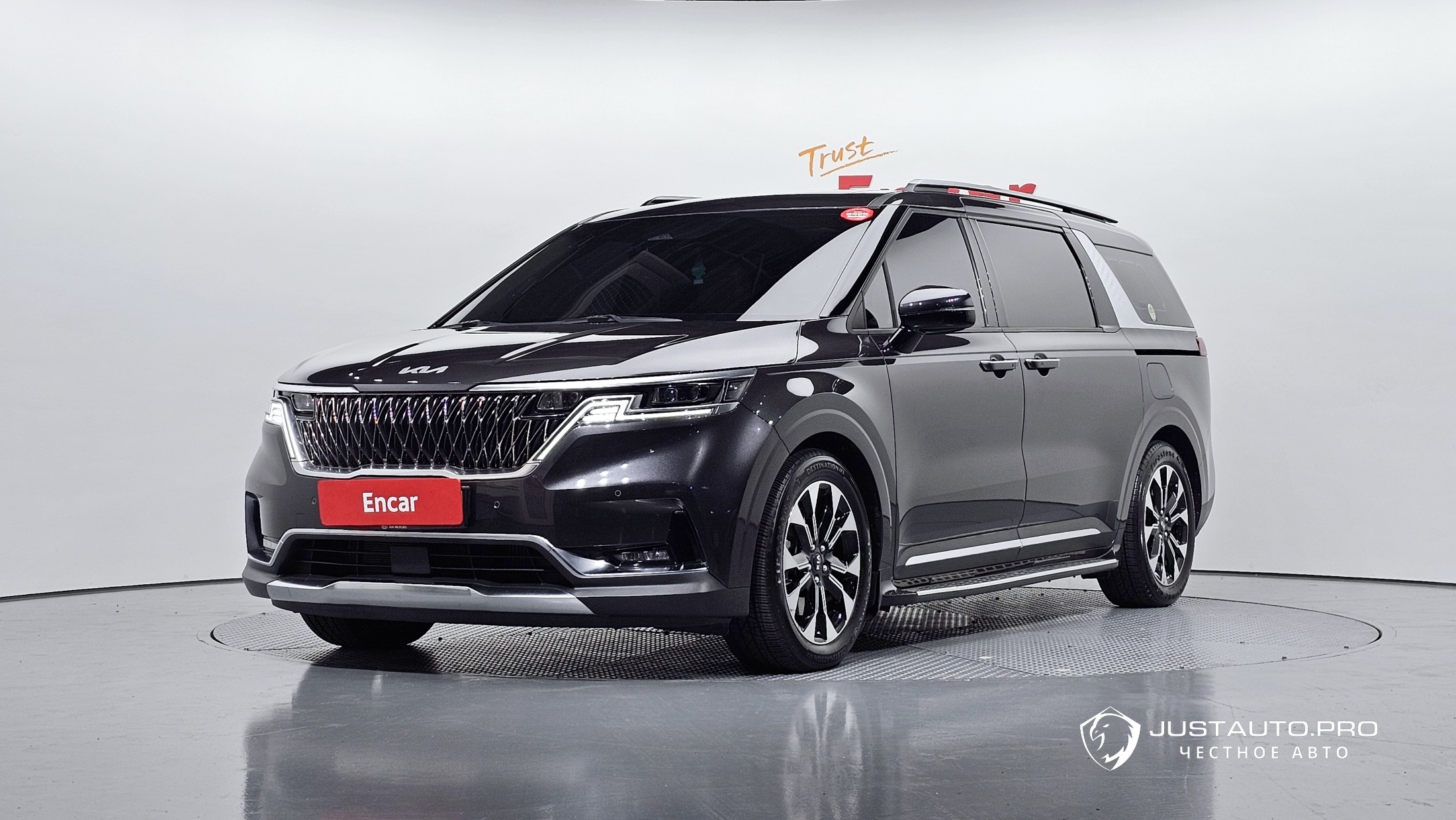 Автомобиль Kia Canival